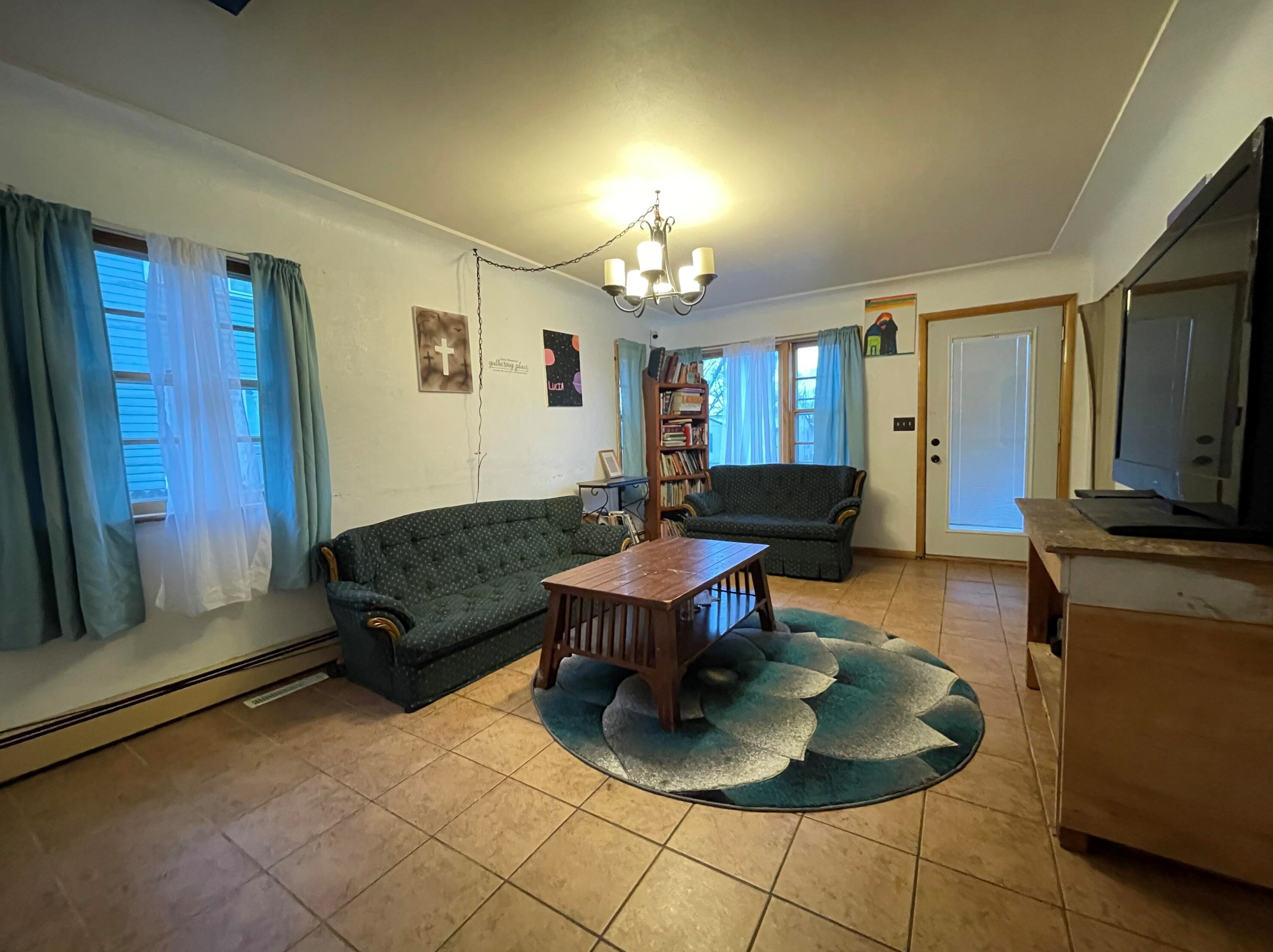 628 Powell St, La Crosse, WI 54603-2824