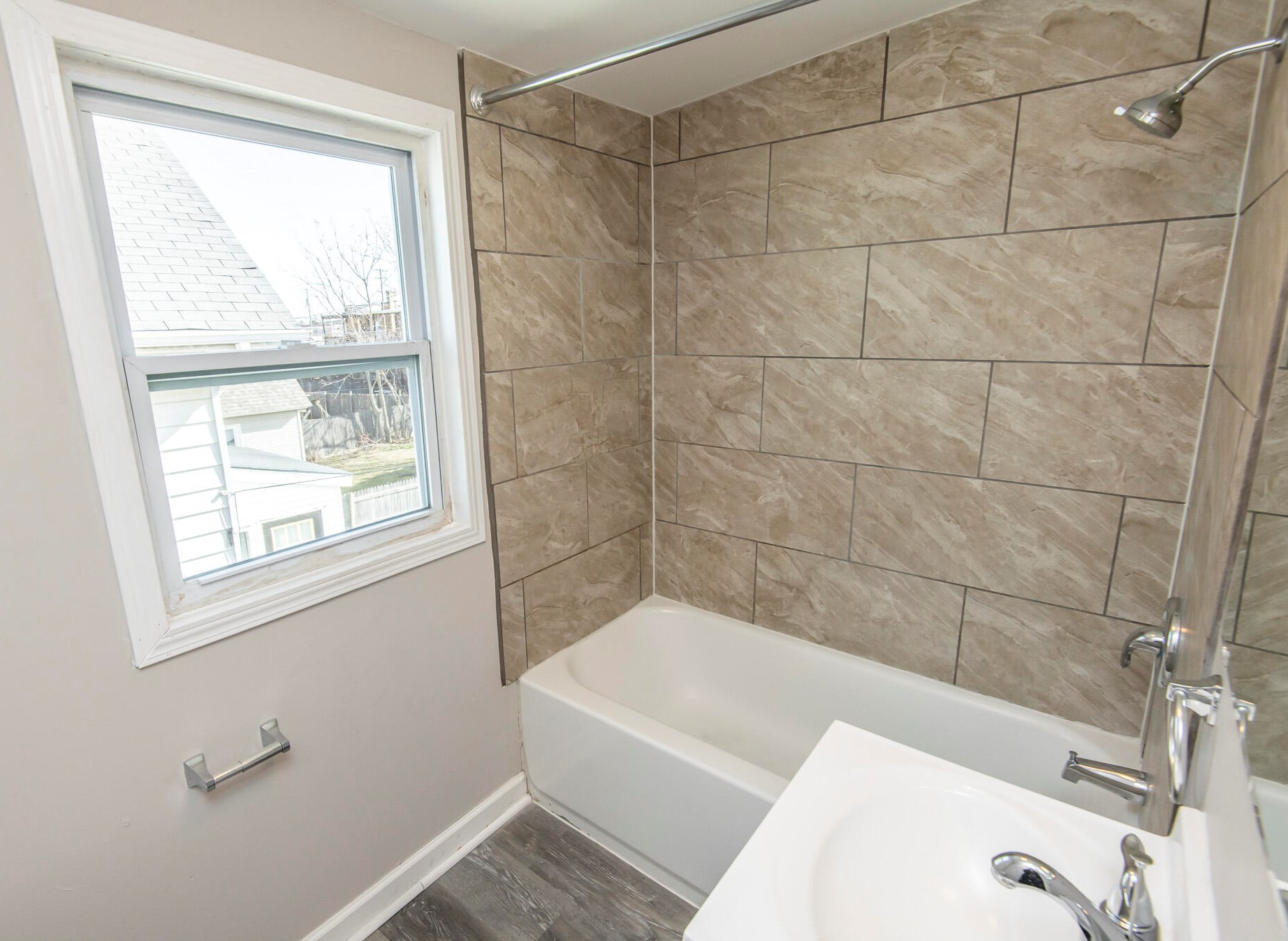 1829 Holmes Ave, Racine WI  53403-2332 exterior