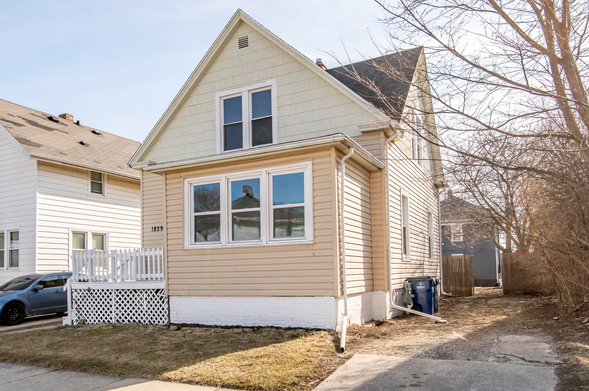 1829 Holmes Ave, Racine WI  53403-2332 exterior