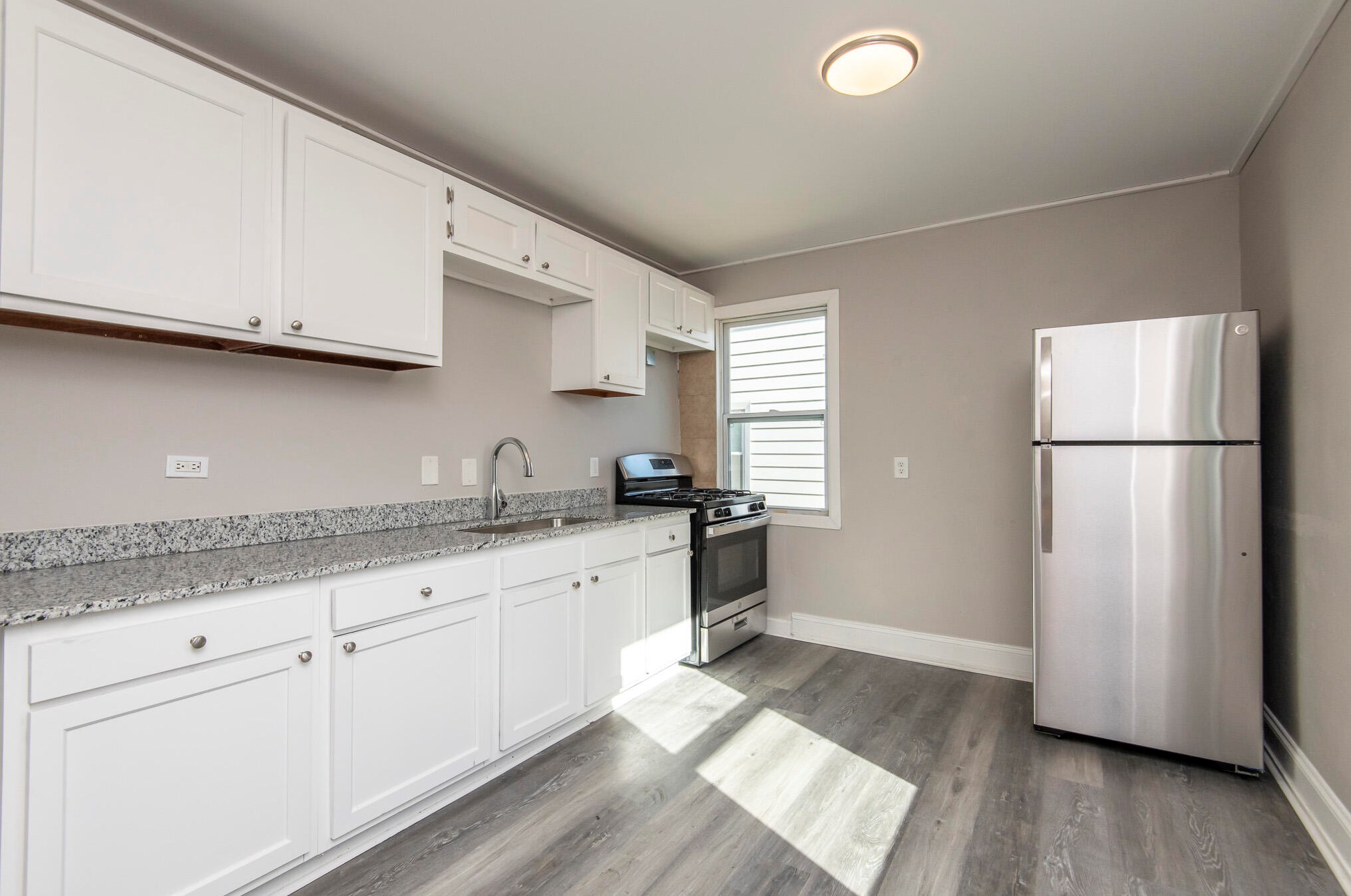 1829 Holmes Ave, Racine WI  53403-2332 exterior