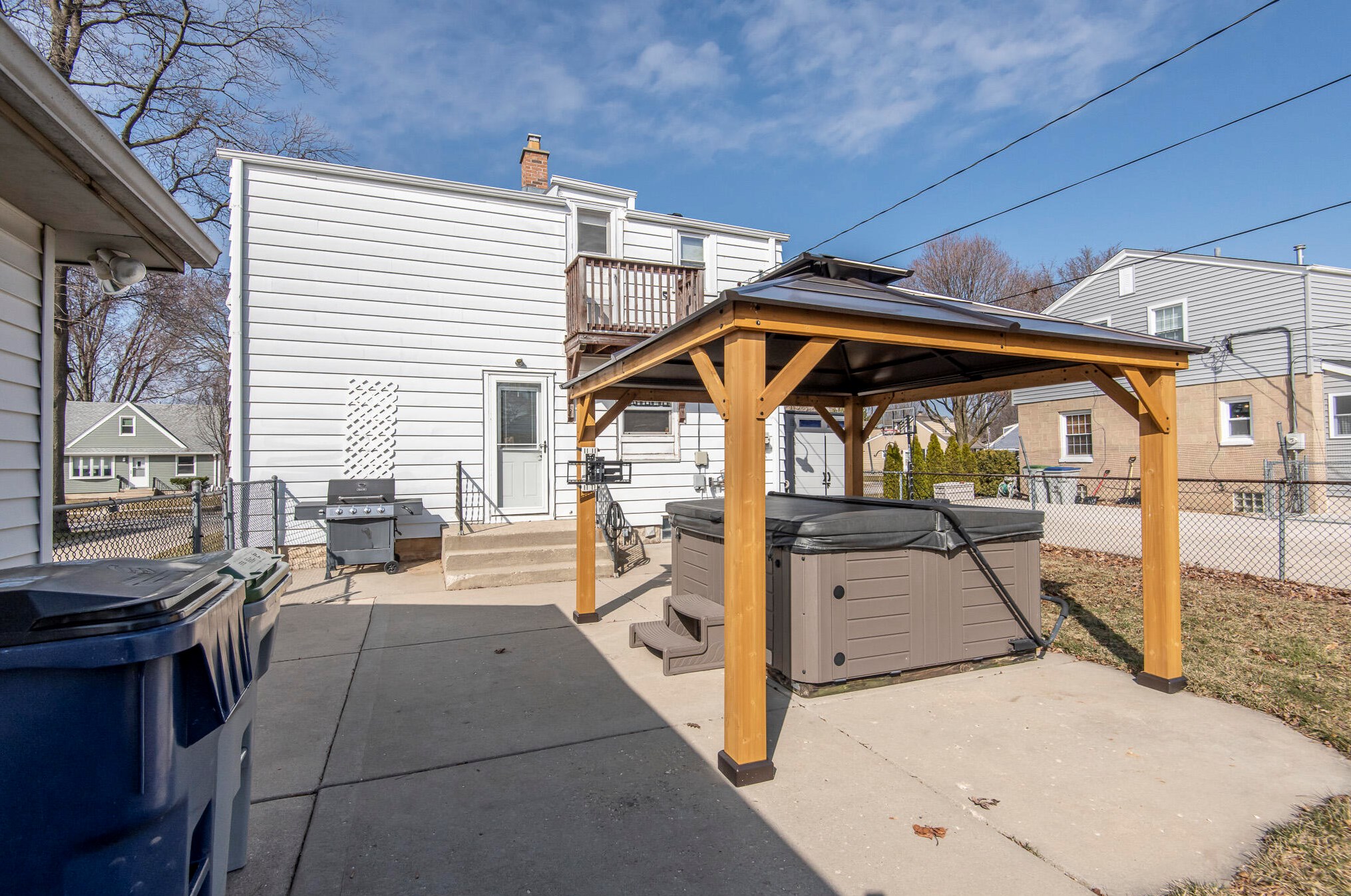 3366 65th St, Milwaukee WI  53219-4207 exterior