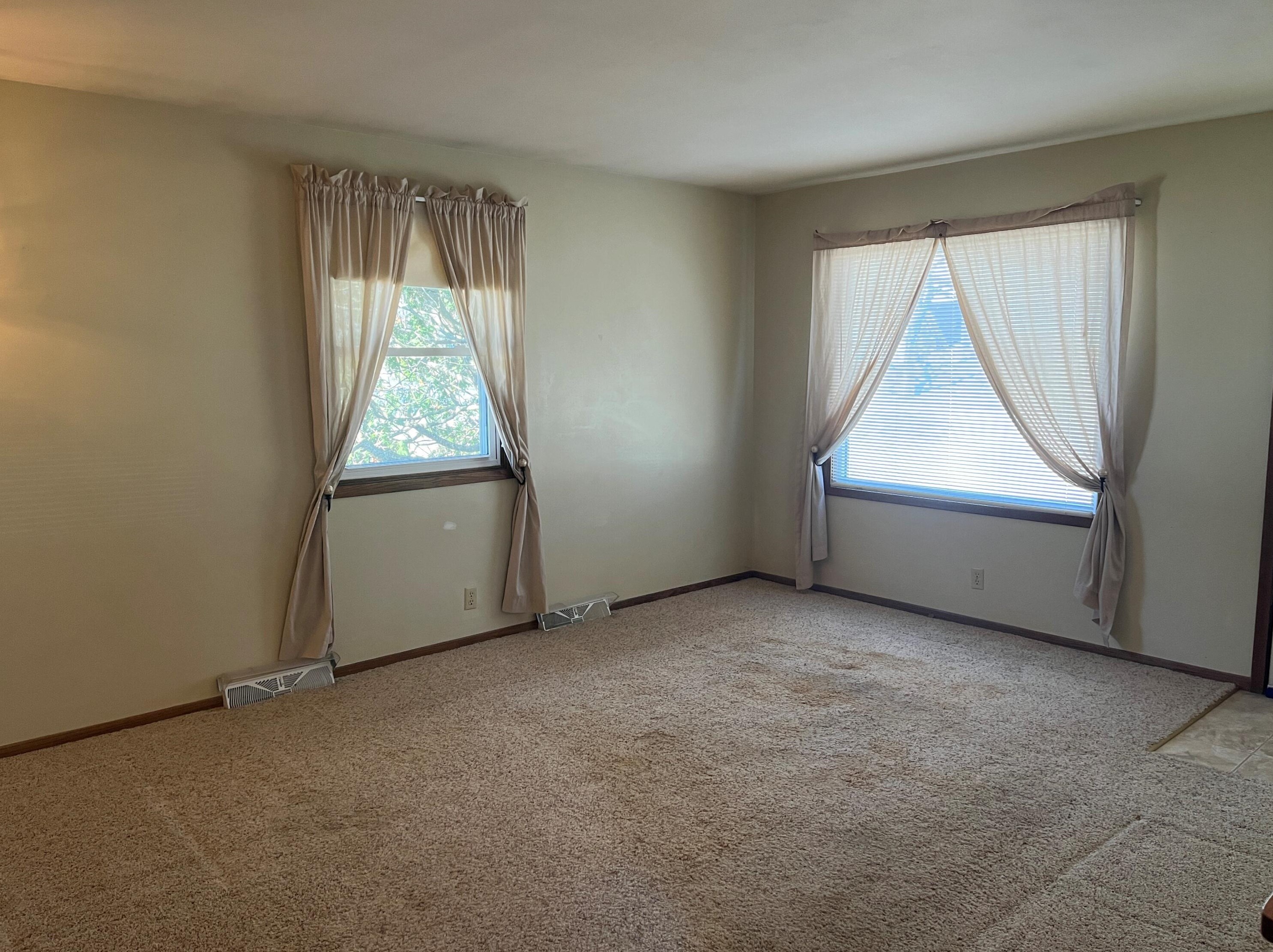 2303 Mac Arthur Rd, Waukesha, WI 53188-5507