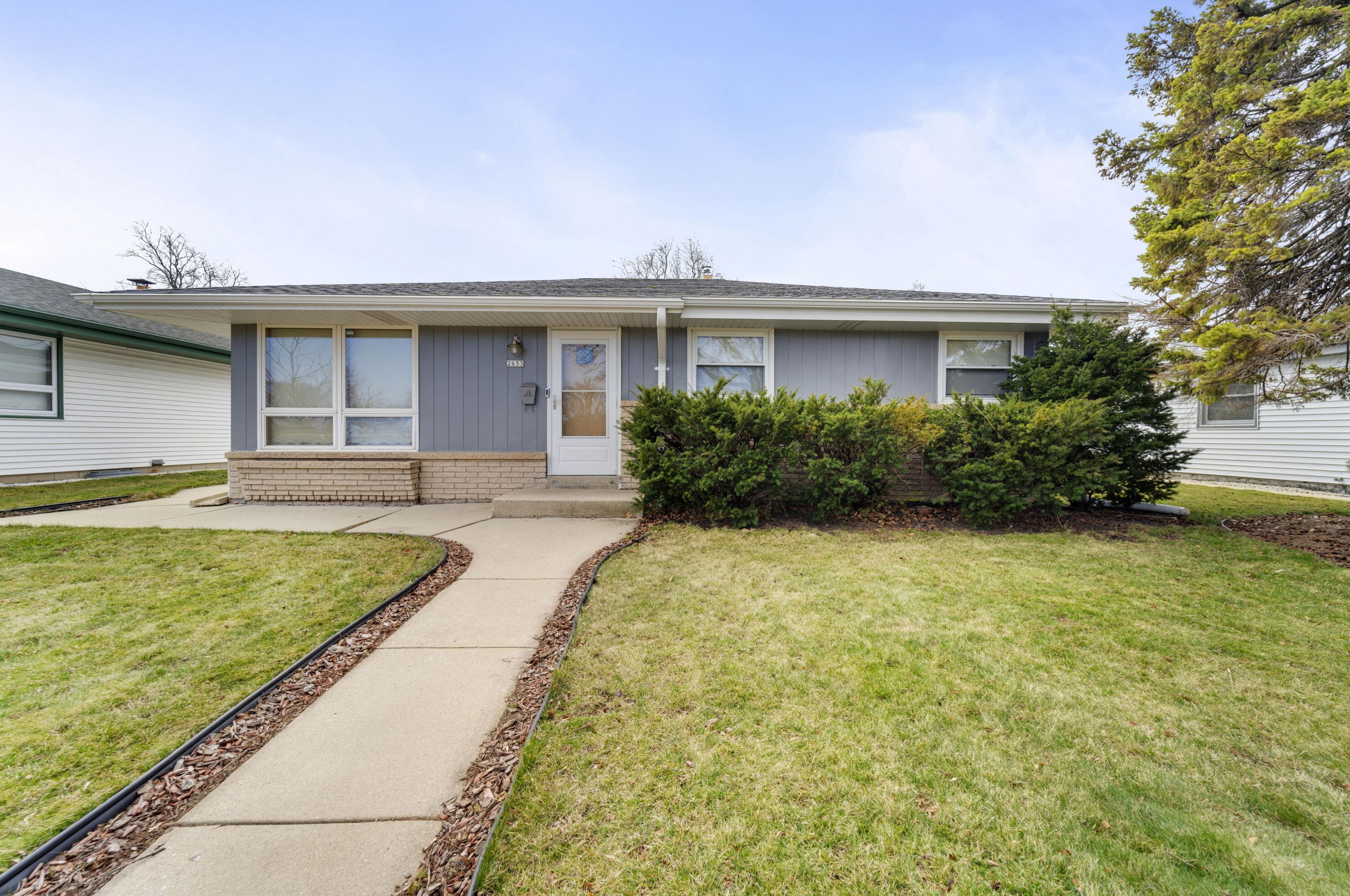 2653 Bolivar Ave, Milwaukee, WI 53235-5433