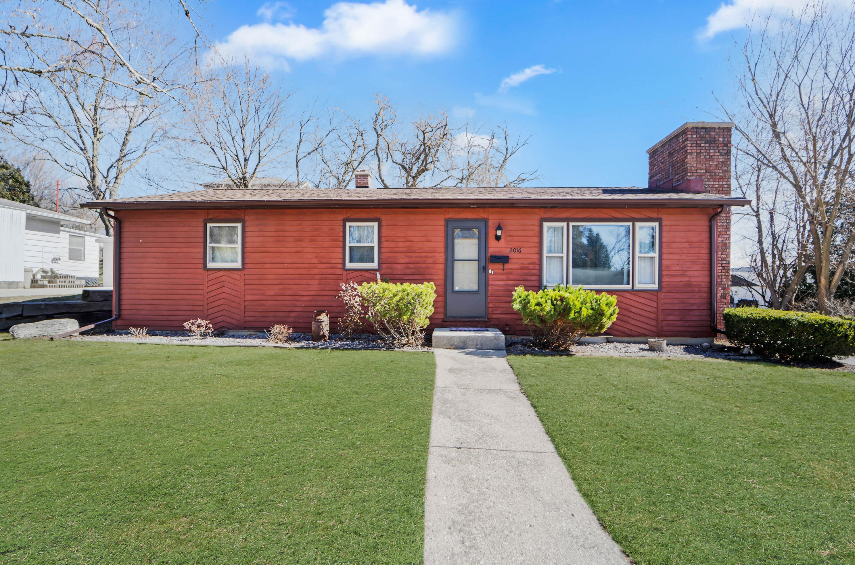 2016 Jackson St, New Holstein, WI 53061