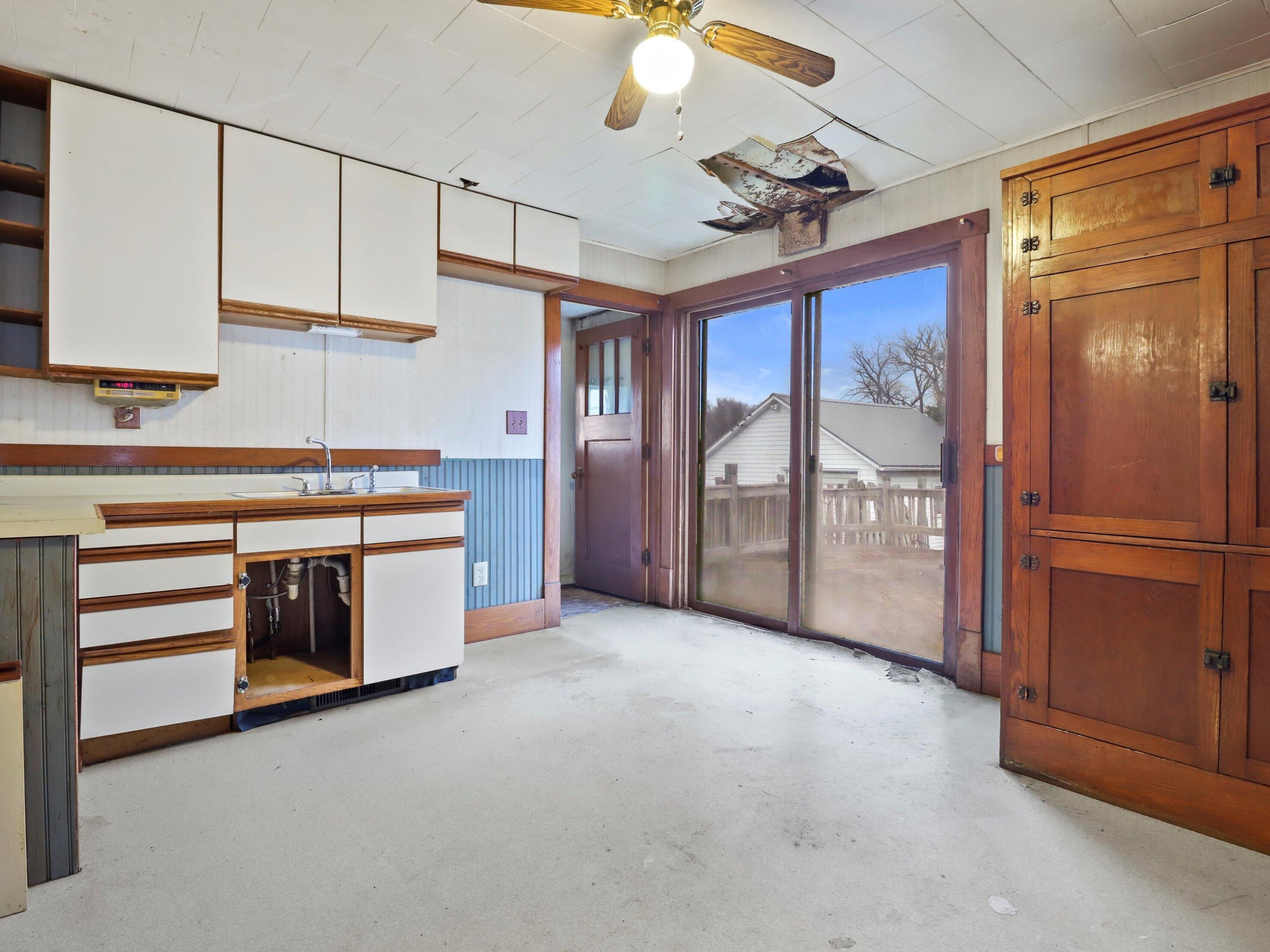 717 N Church St, Watertown, WI 53098