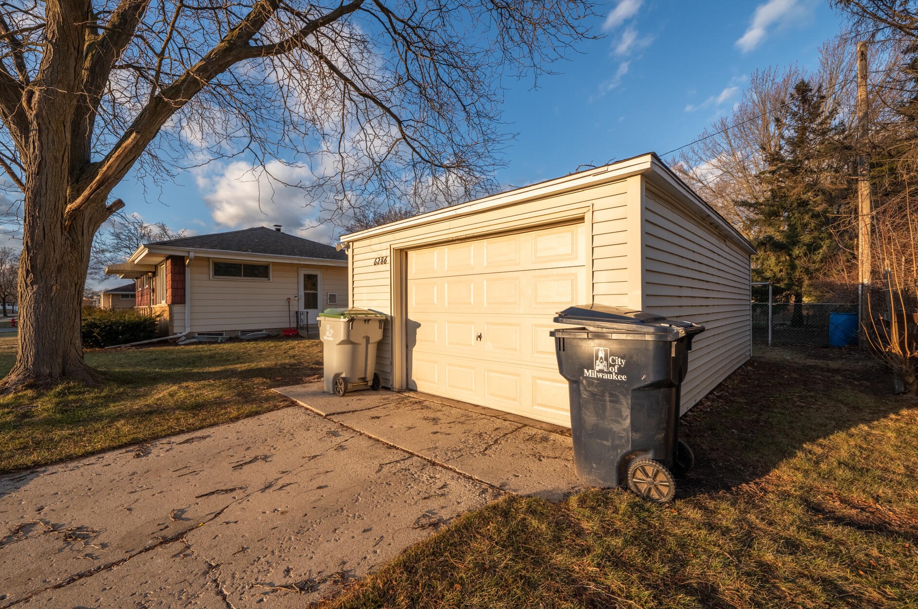 6286 Joyce Ave, Milwaukee WI  53225-1924 exterior