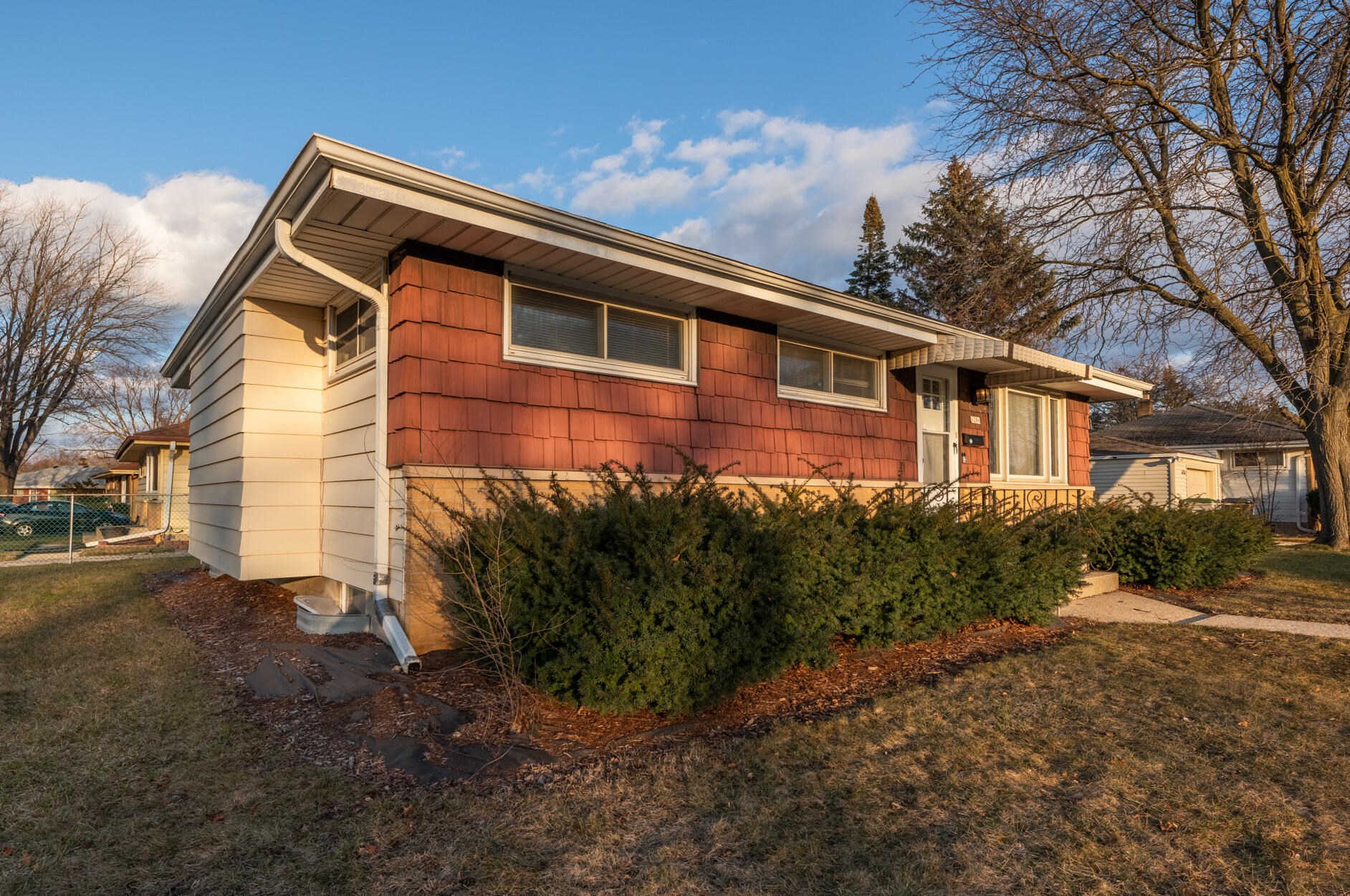 6286 Joyce Ave, Milwaukee WI  53225-1924 exterior
