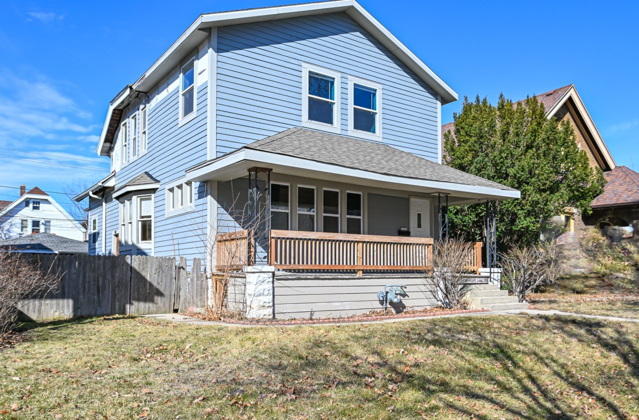 3131 N Cramer St, Milwaukee, WI 53211