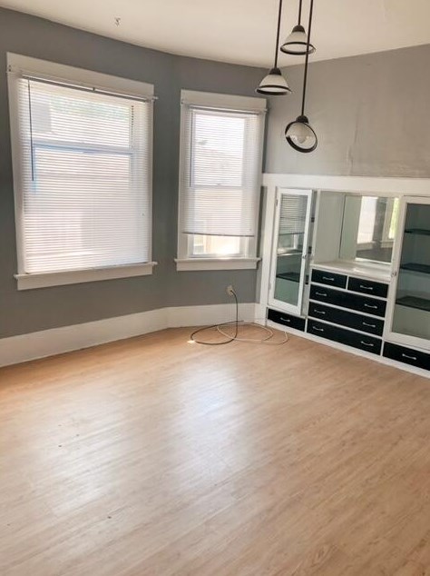 1567 76, Milwaukee WI 53219-1837 exterior