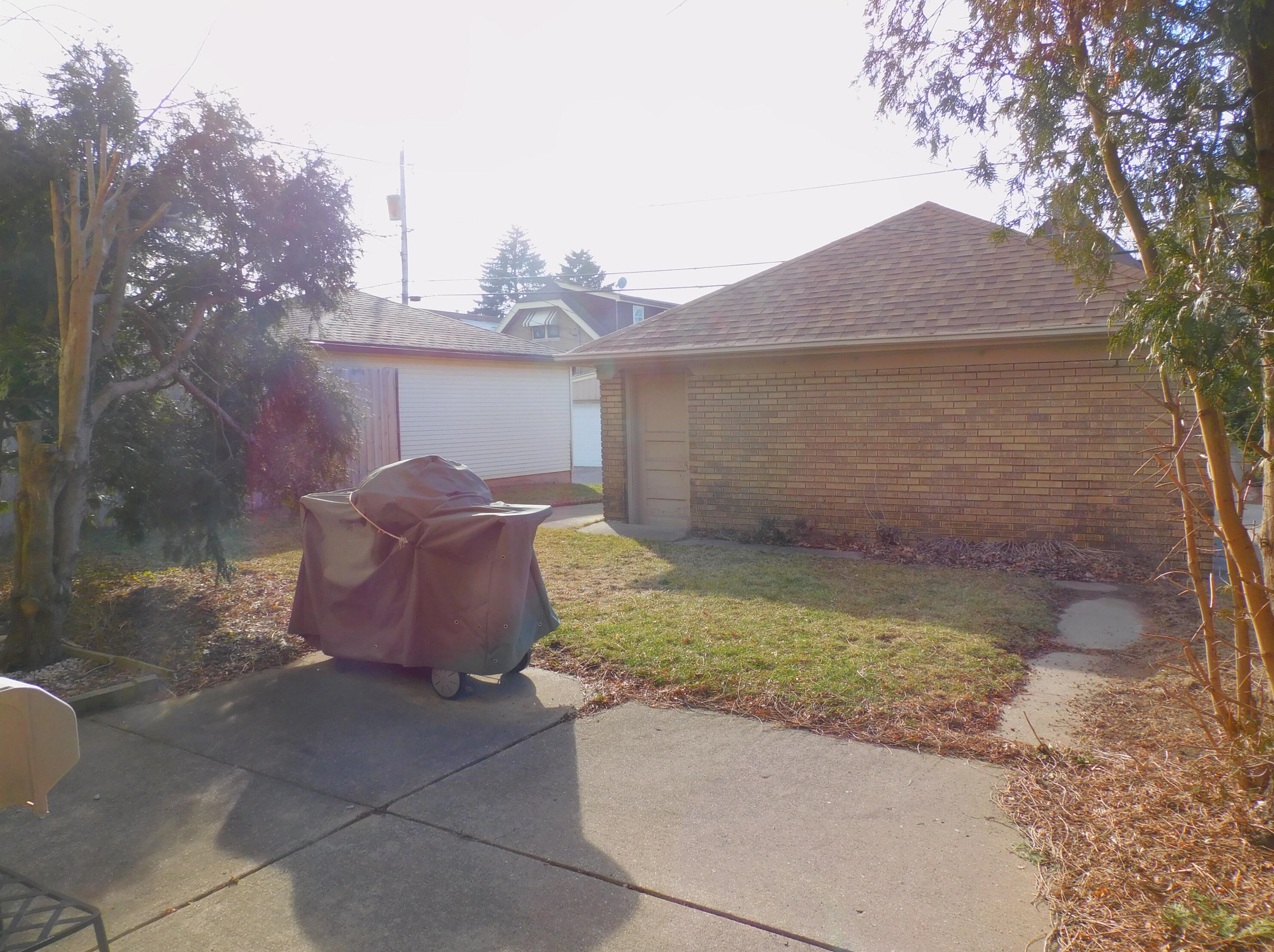 3305 11th St, Milwaukee, WI 53215-5132