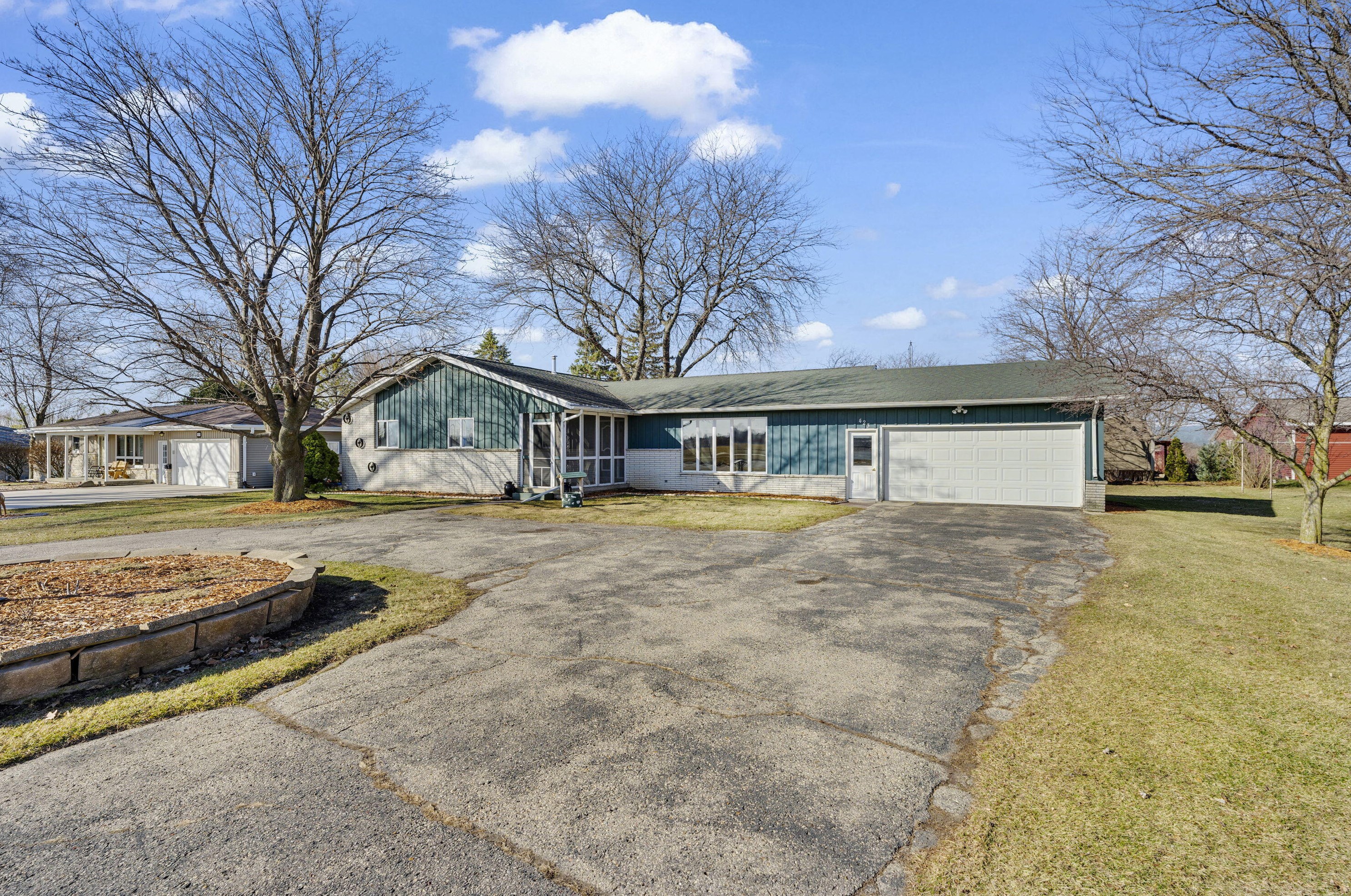 423 N Clark St, Mayville, WI 53050