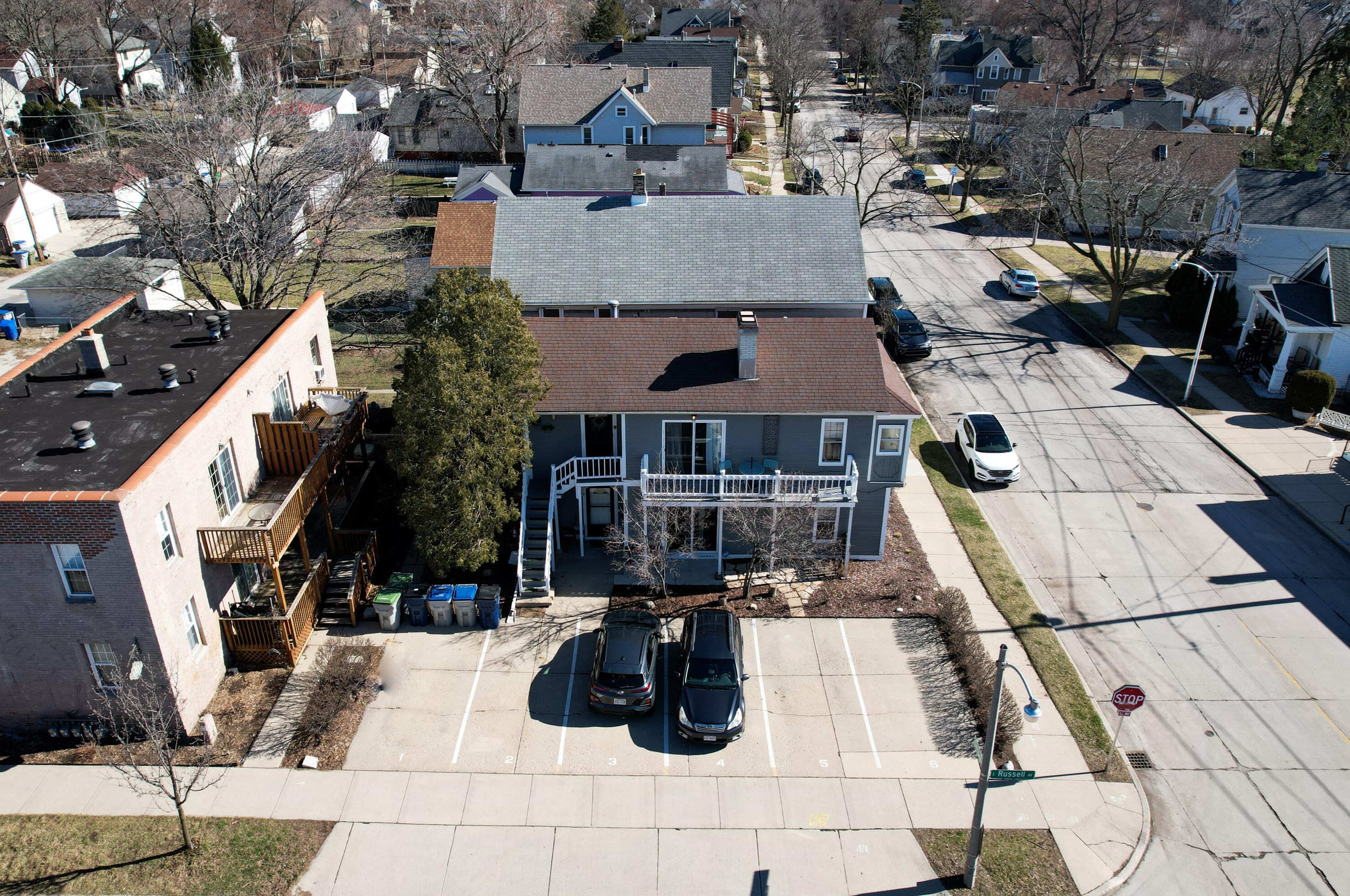 2504 Delaware Ave, Milwaukee WI  53207-1908 exterior