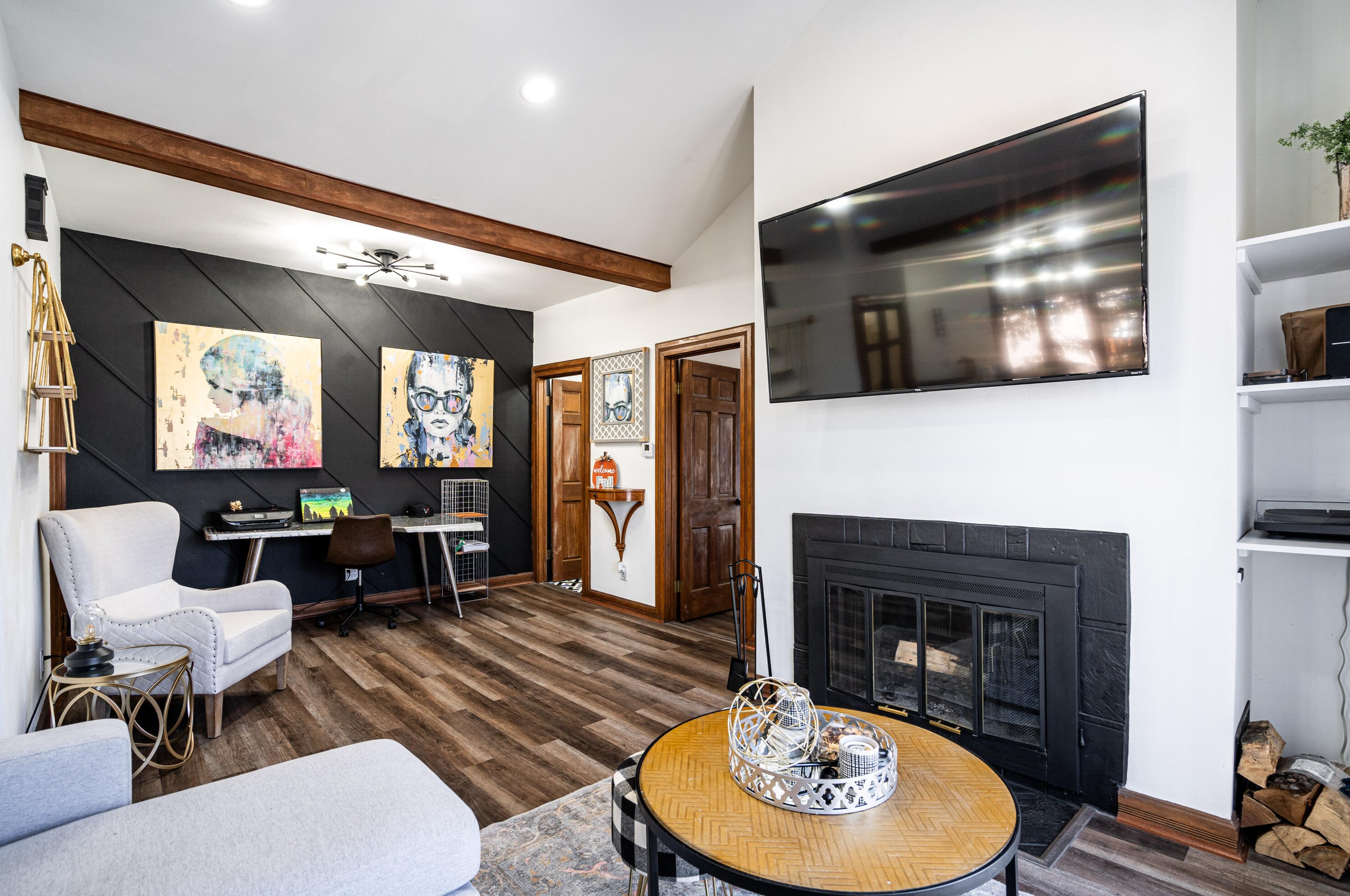 2504 Delaware Ave, Milwaukee, WI 53207-1908
