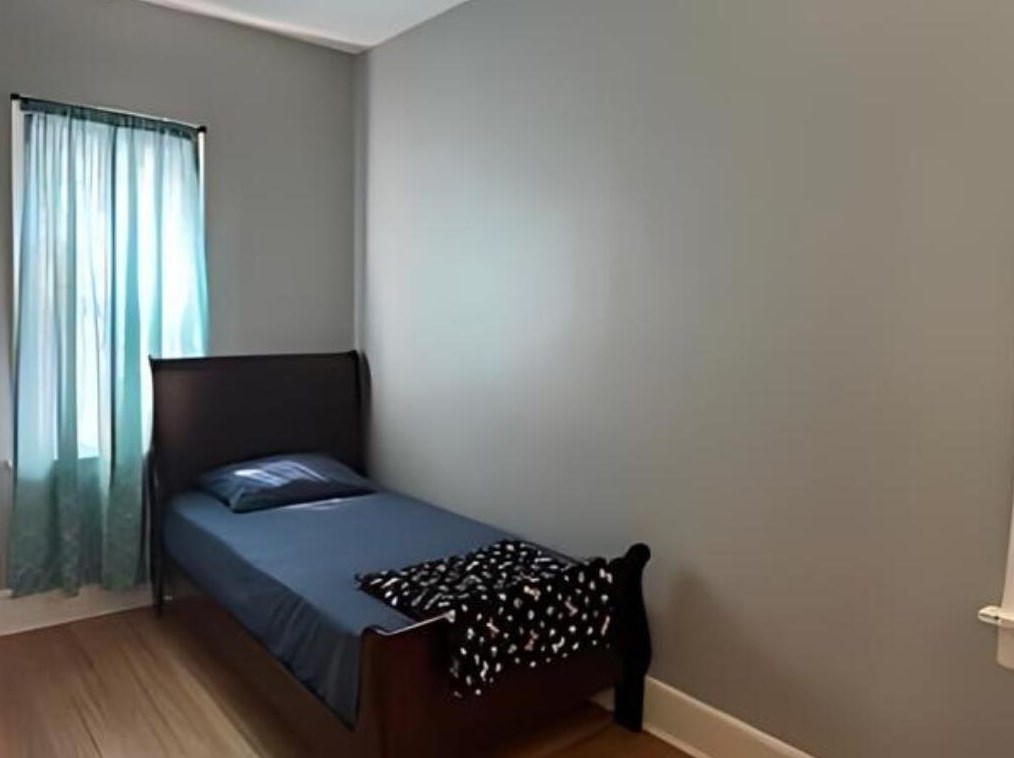 1846 Warren Ave, Milwaukee WI  53202-1639 exterior