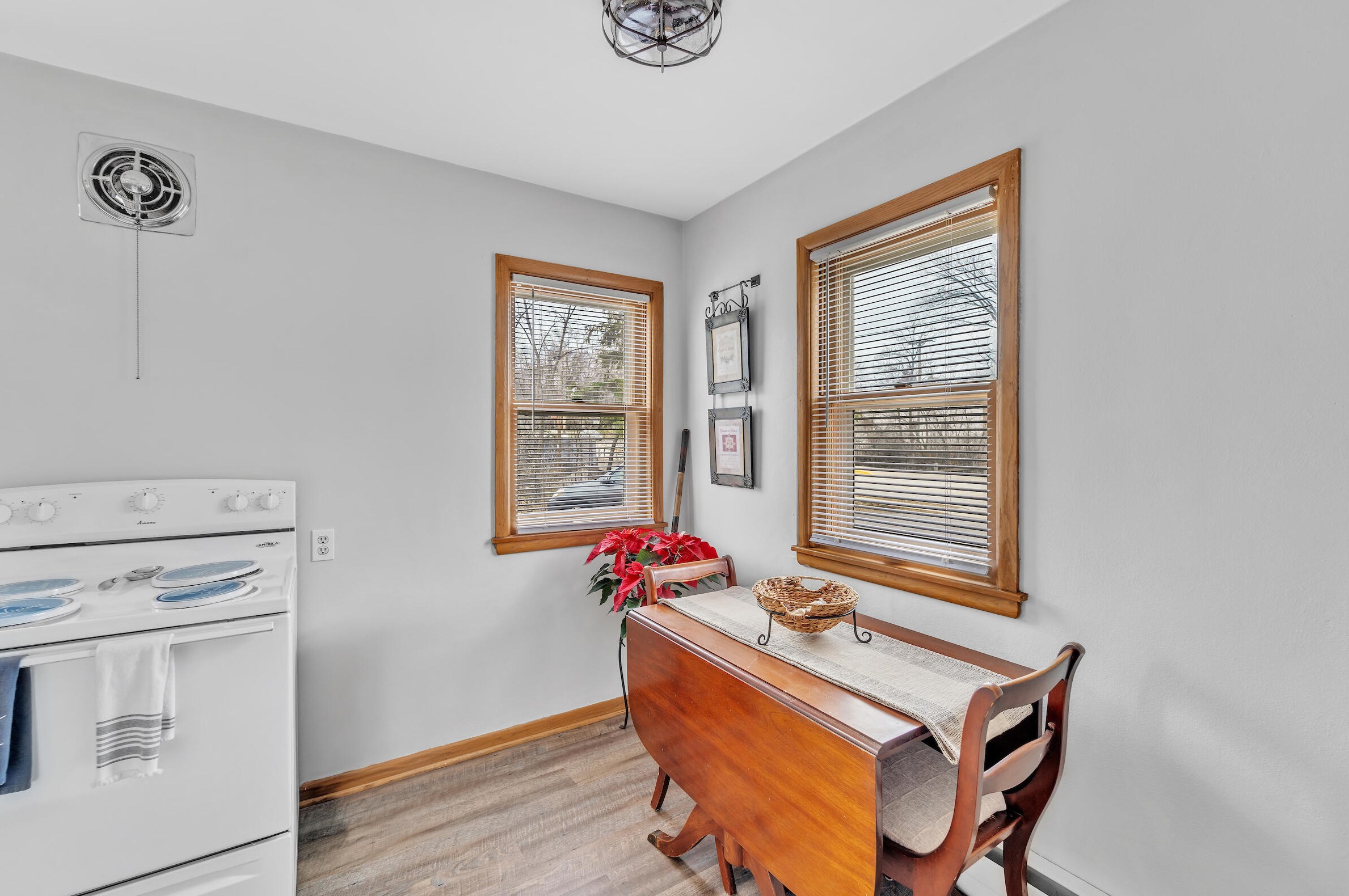 232 Clark St, Pewaukee WI exterior