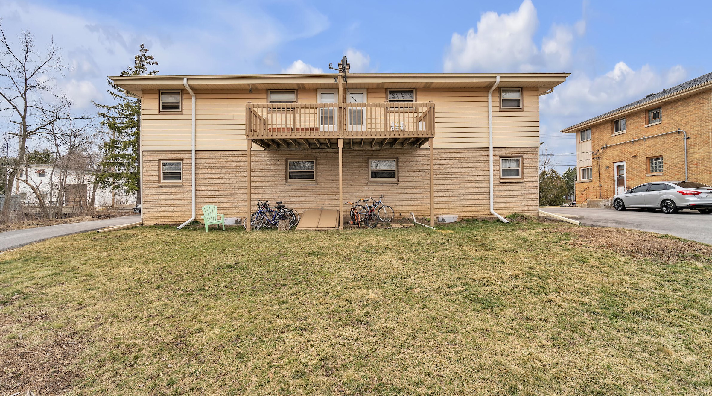 232 Clark St, Pewaukee WI exterior