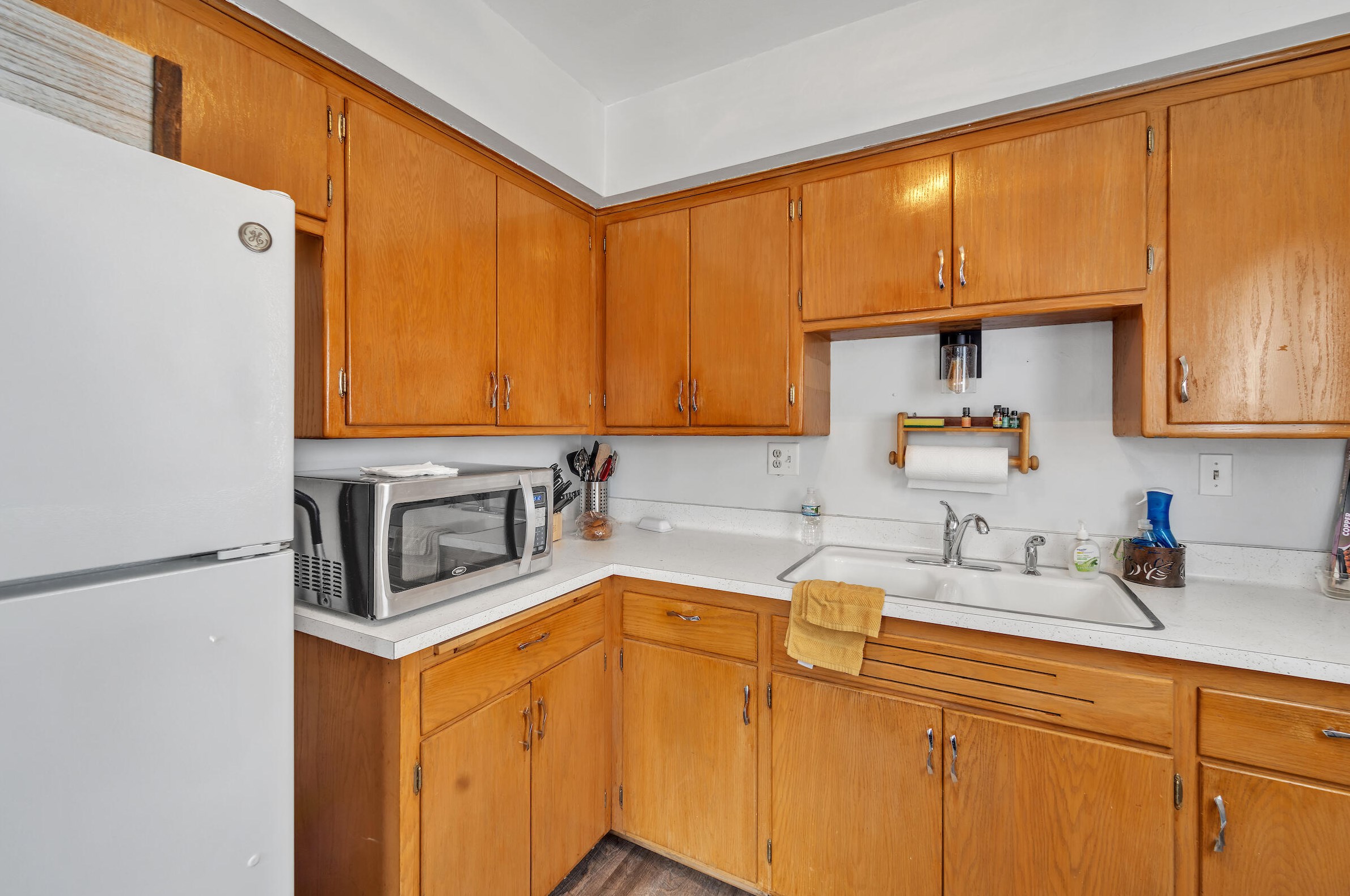 232 Clark St, Pewaukee WI exterior