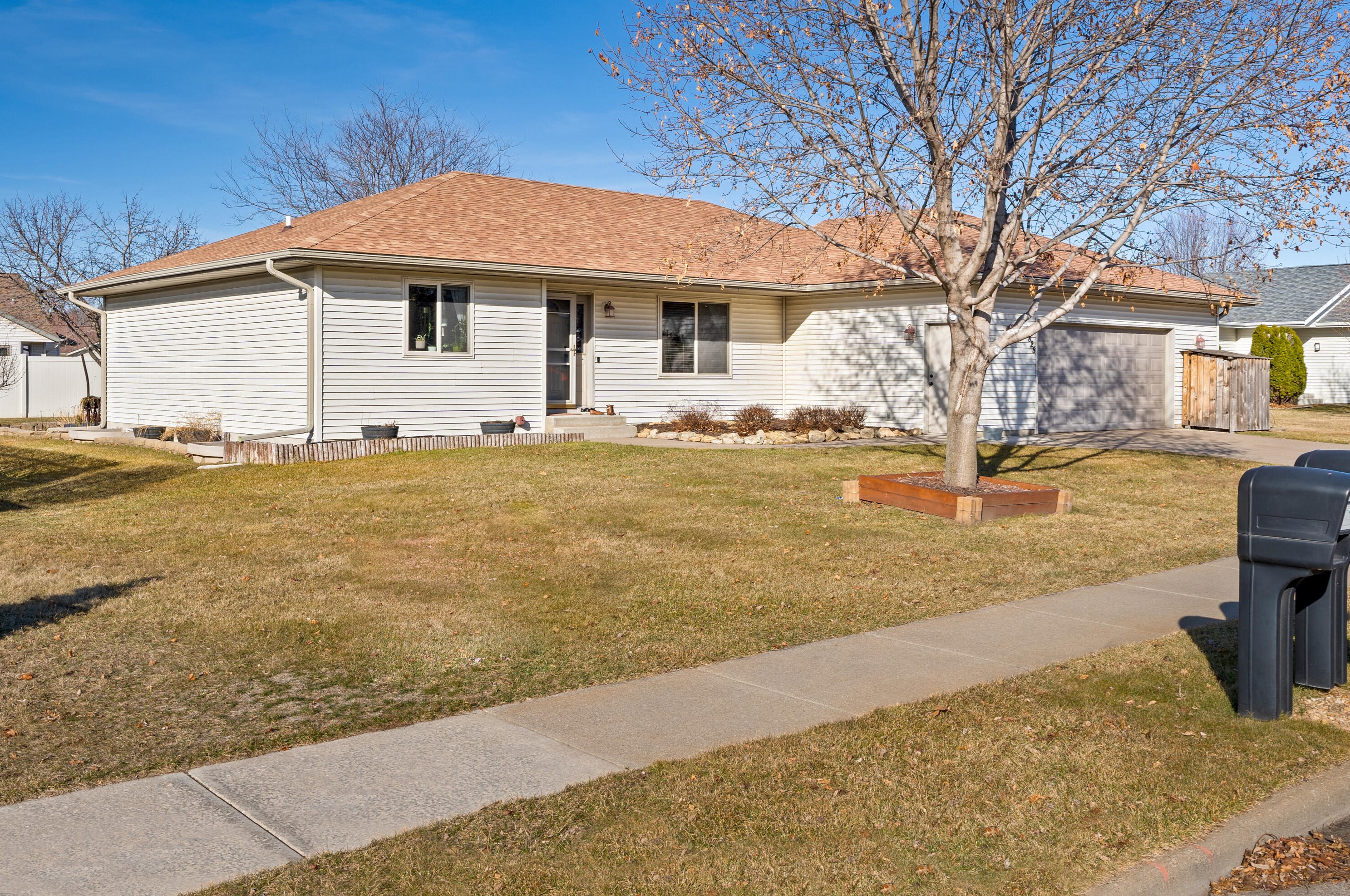 825 Starlite Dr, Holmen, WI 54636-7314
