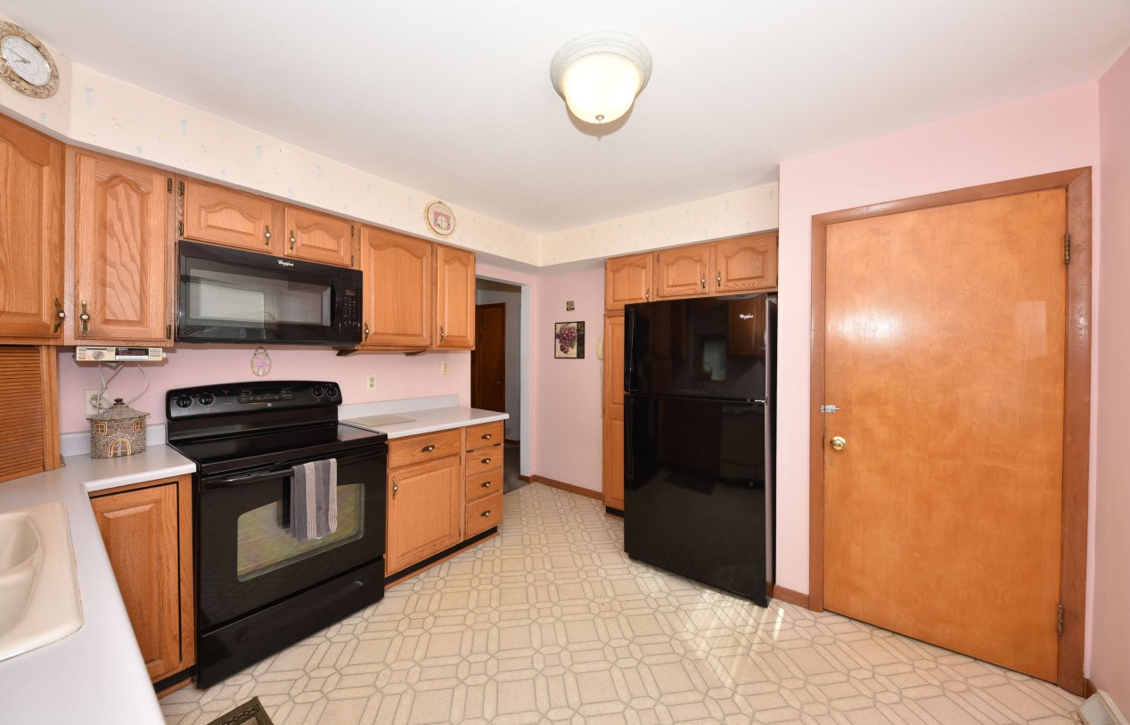 3465 96th St, Milwaukee WI  53222-3447 exterior