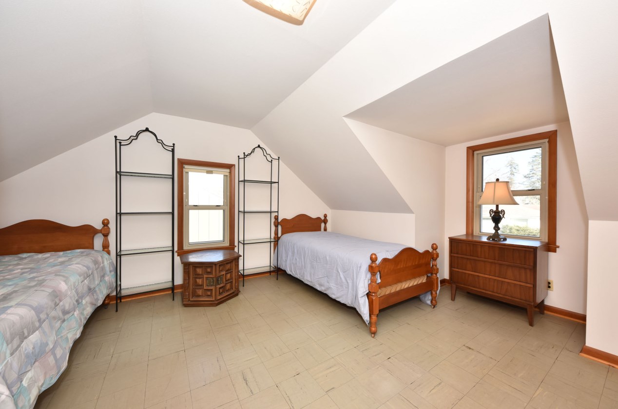 3465 96th St, Milwaukee WI  53222-3447 exterior