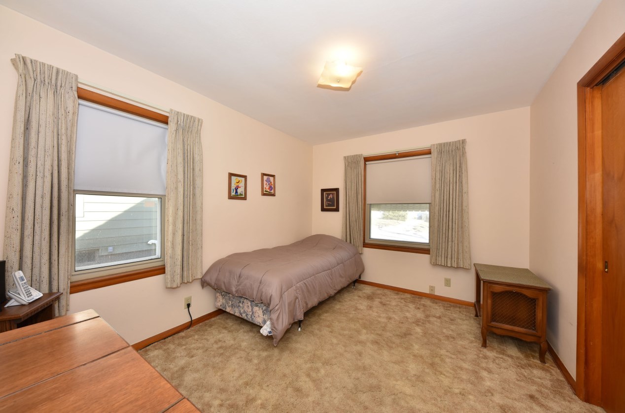 3465 96th St, Milwaukee WI  53222-3447 exterior