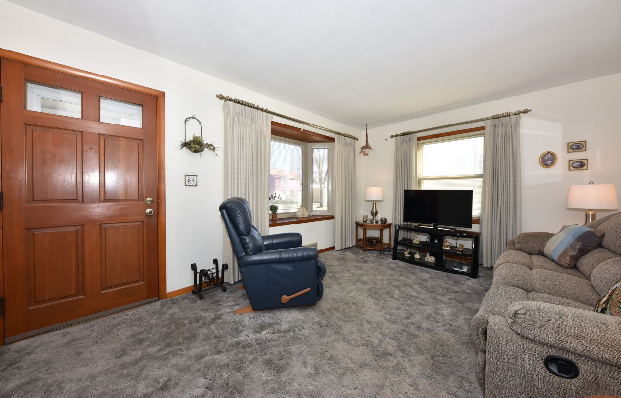 3465 96th St, Milwaukee WI  53222-3447 exterior