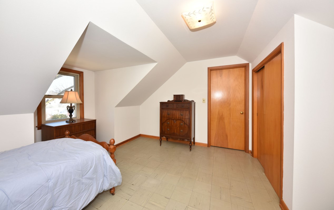 3465 96th St, Milwaukee WI  53222-3447 exterior