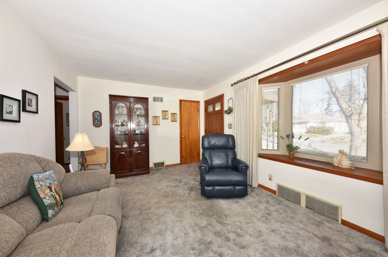 3465 96th St, Milwaukee WI  53222-3447 exterior