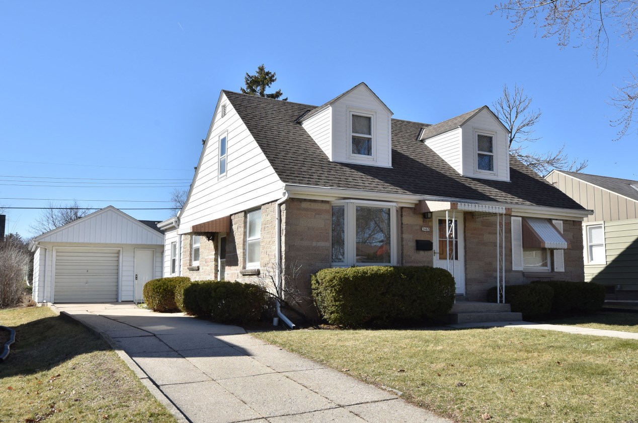 3465 96th St, Milwaukee WI  53222-3447 exterior