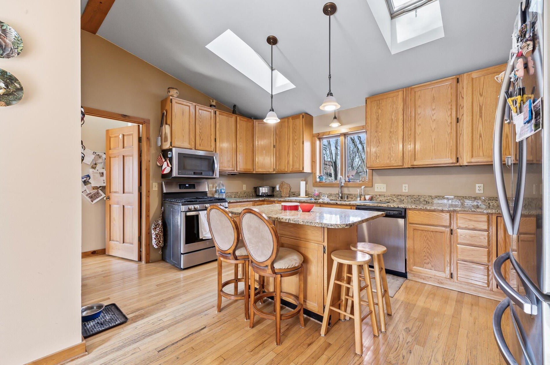 7312 W Wind Lake Rd, Waterford, WI 53185