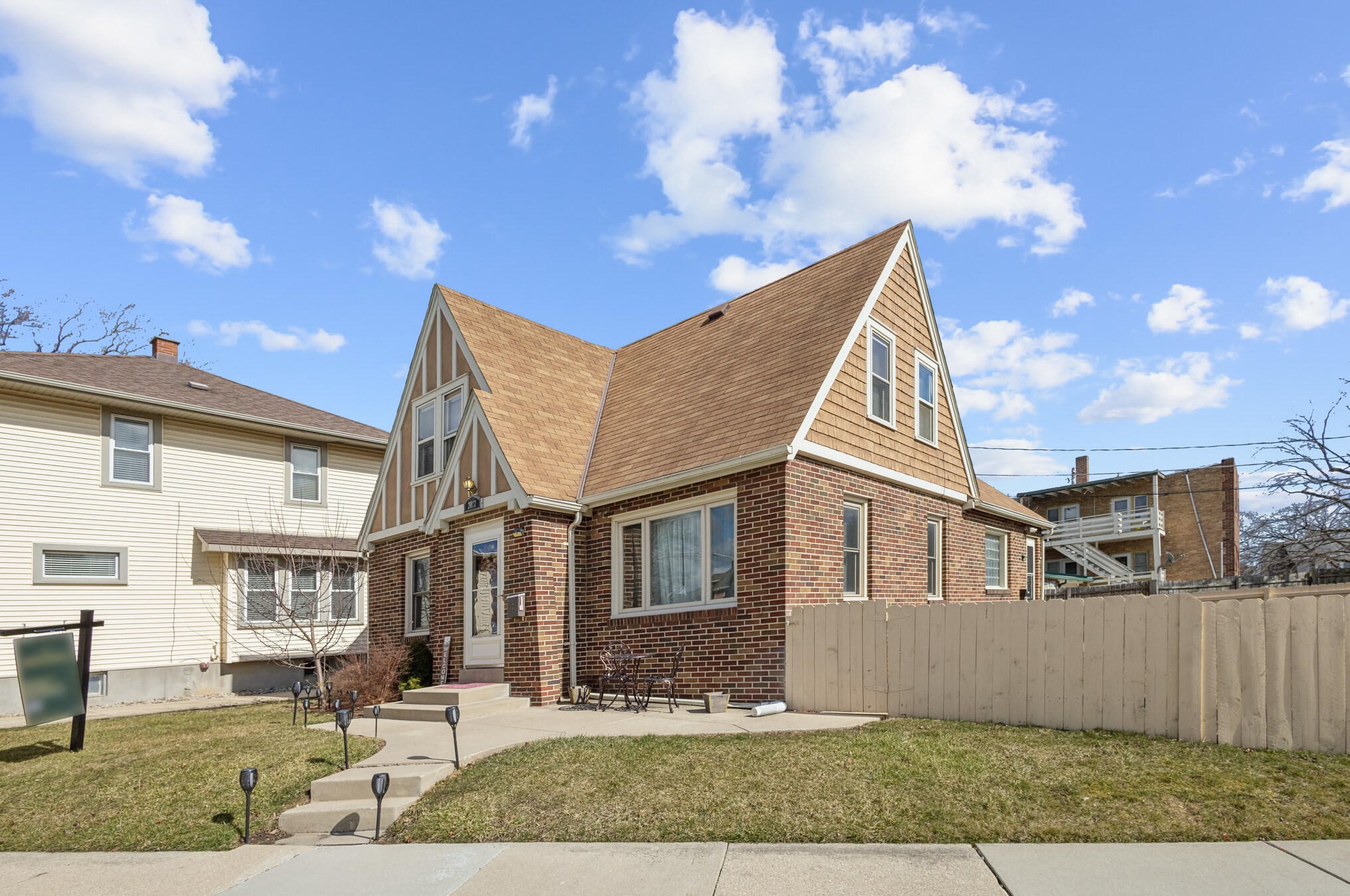 2027 Grange Ave, Racine WI  53403-4228 exterior