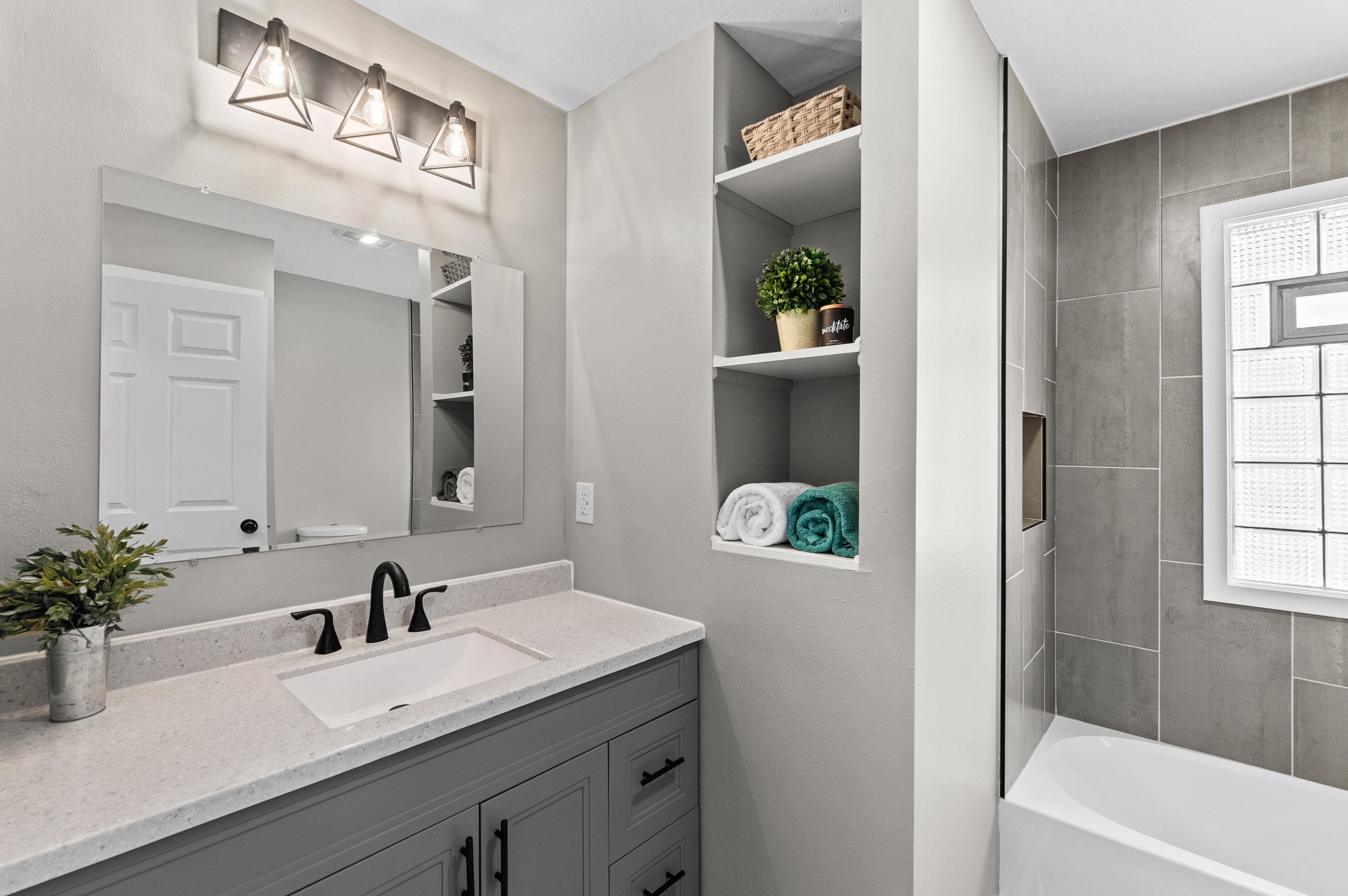 2955 37, Milwaukee WI 53210-1802 exterior