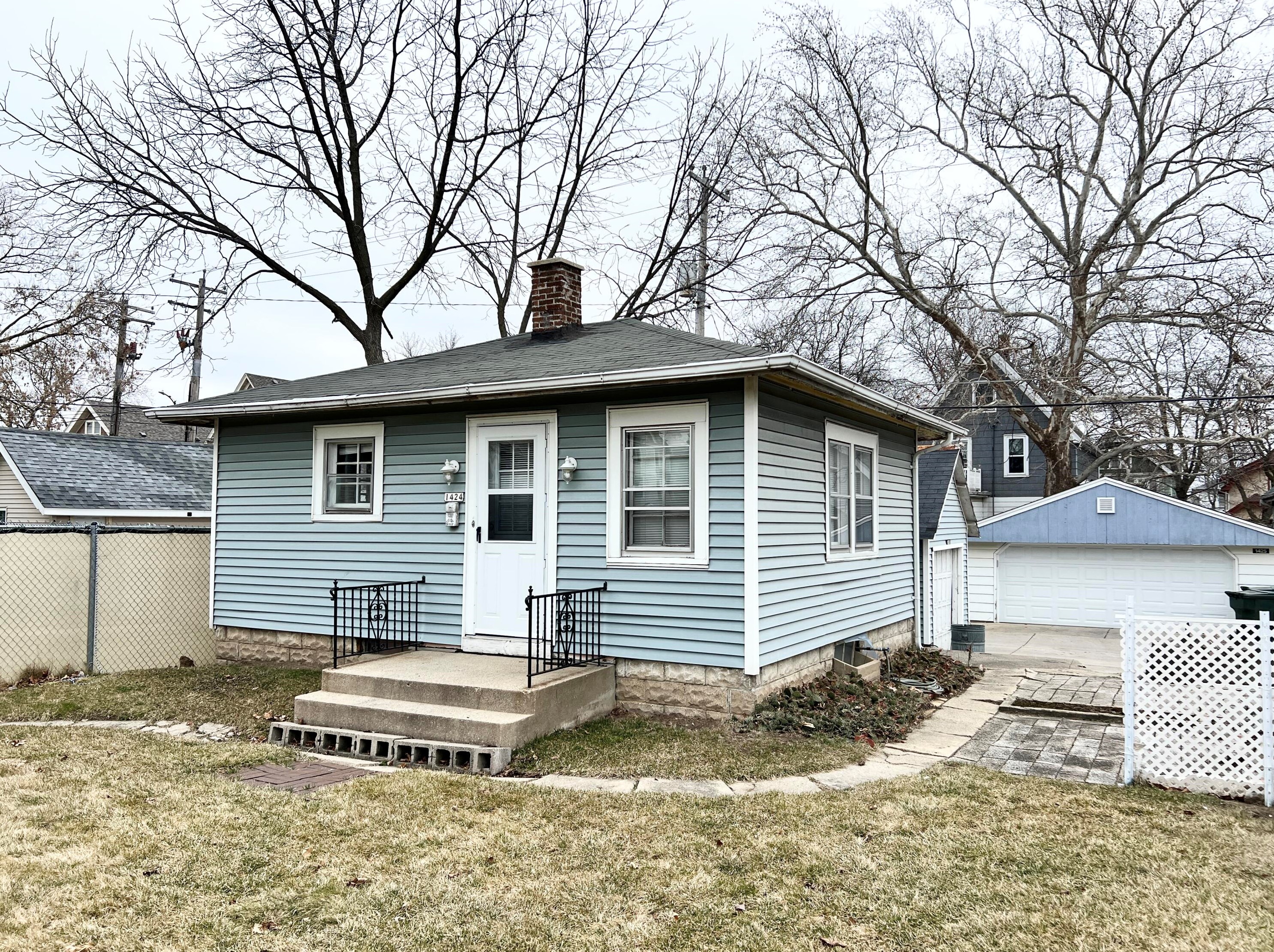 1424 S 60th St, Milwaukee, WI 53214