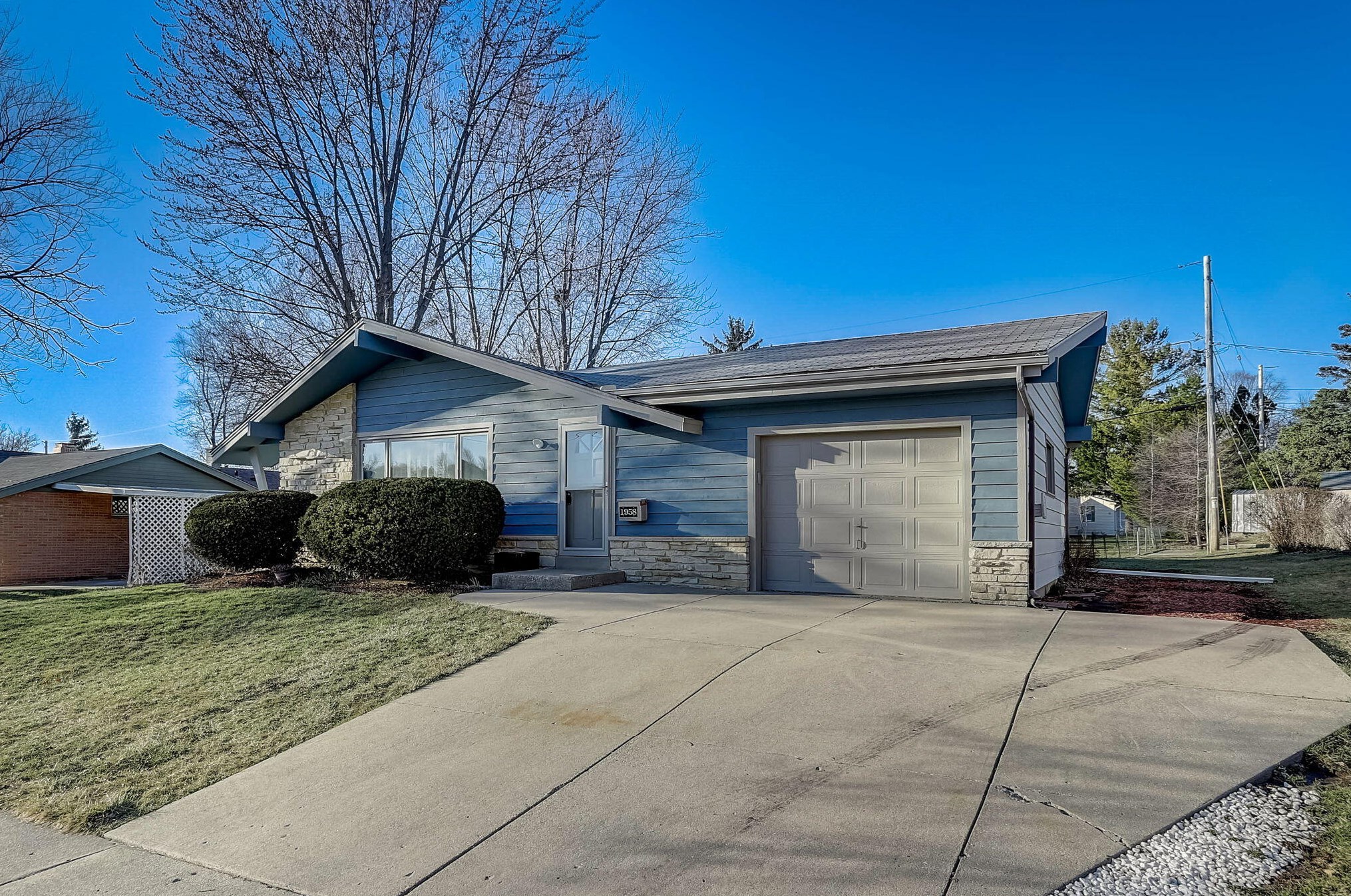 1958 Michigan Ave, Waukesha, WI 53188-3156