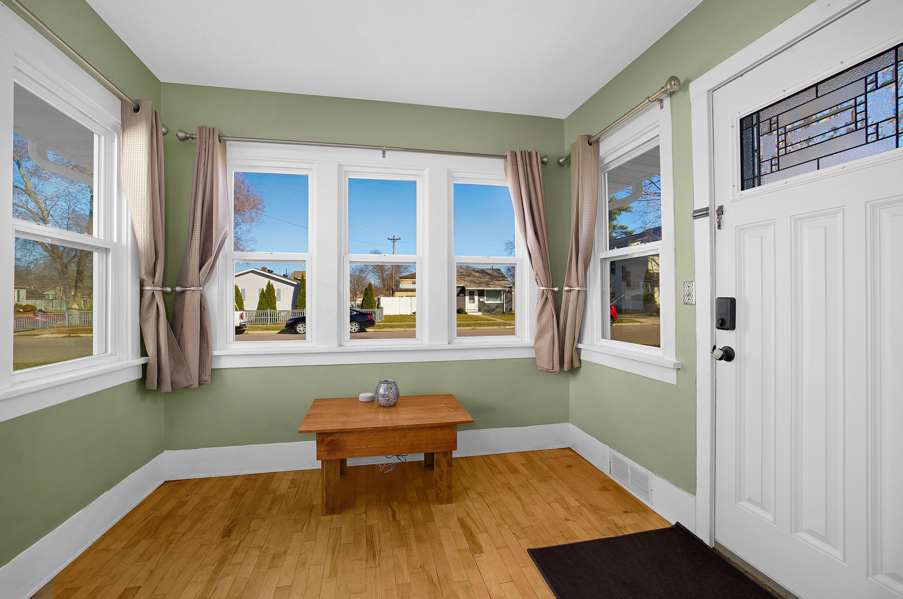 1806 Redfield St, La Crosse, WI 54601-5842
