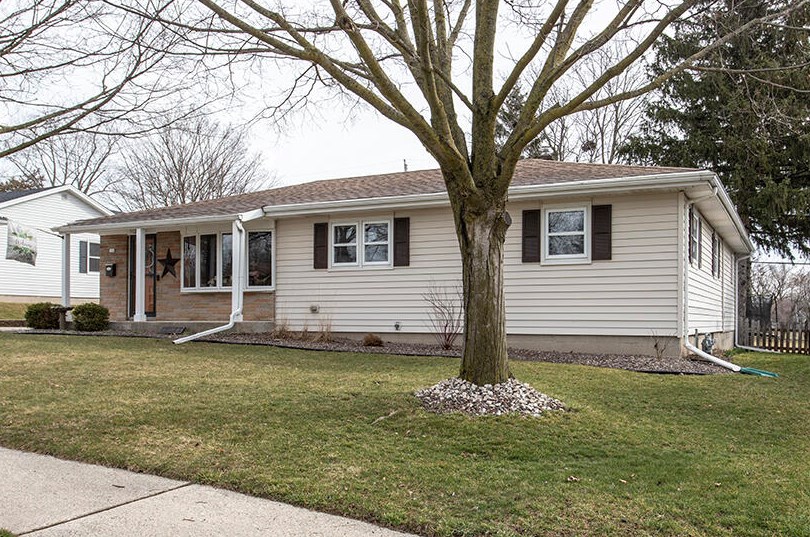 332 Elmwood Ave, Lyons, WI 53105-2023