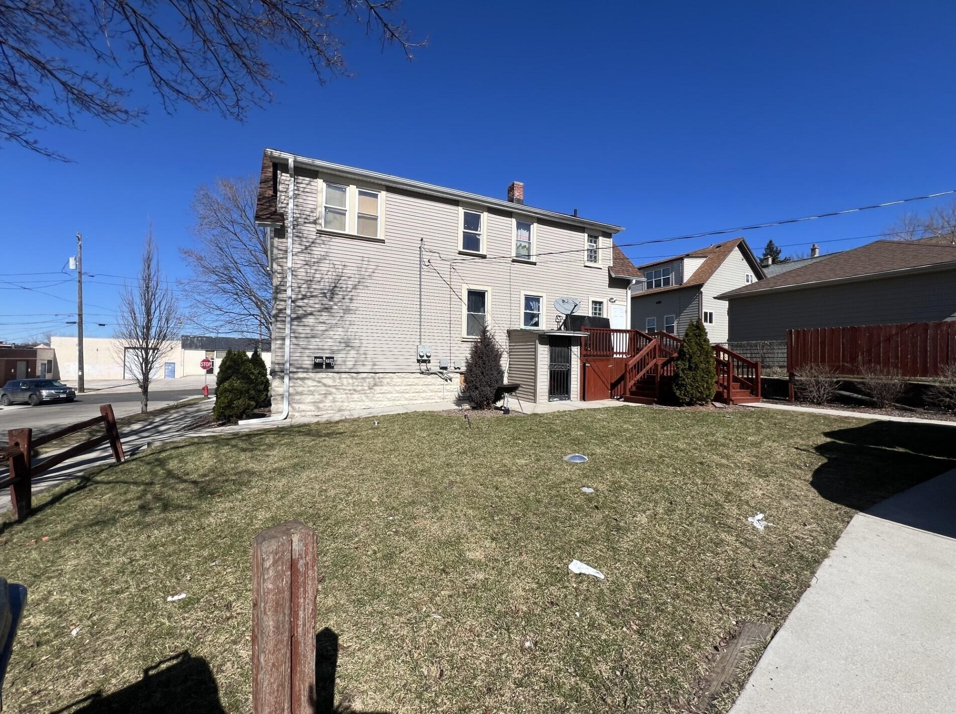 706 34th St, Milwaukee, WI 53208-3301