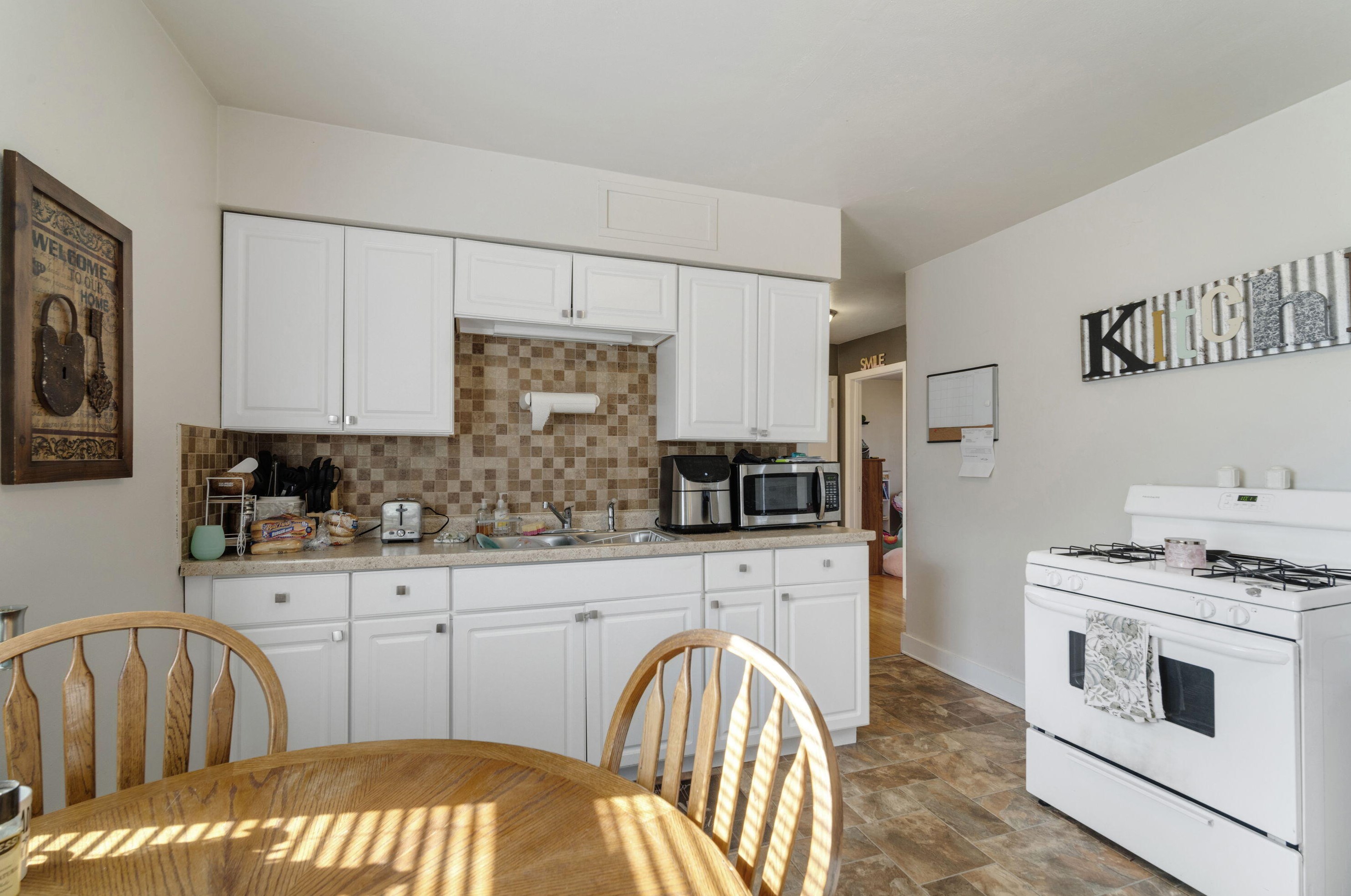8011 Kathryn Ave, Milwaukee WI  53218-3638 exterior