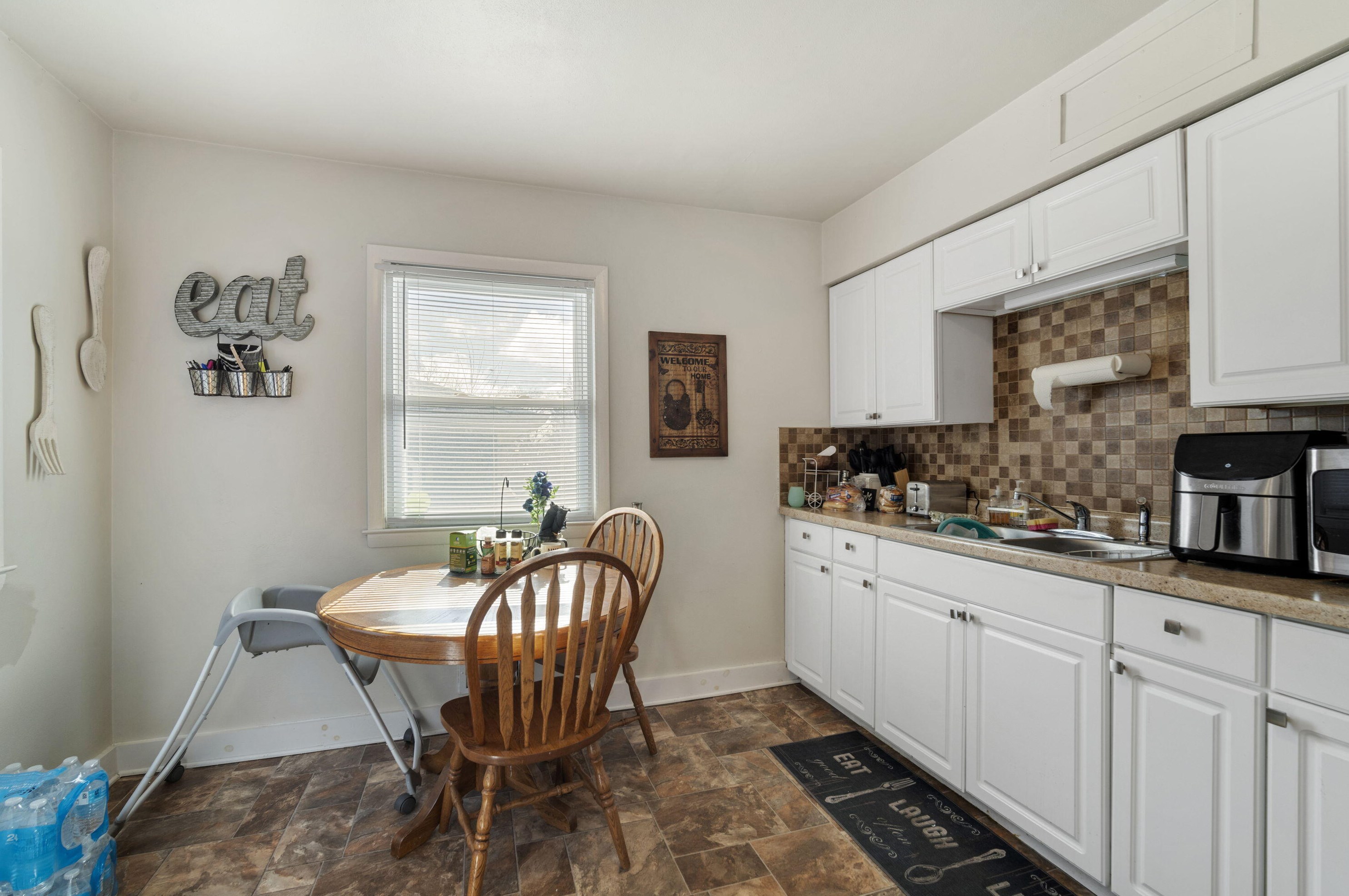 8011 Kathryn Ave, Milwaukee WI  53218-3638 exterior