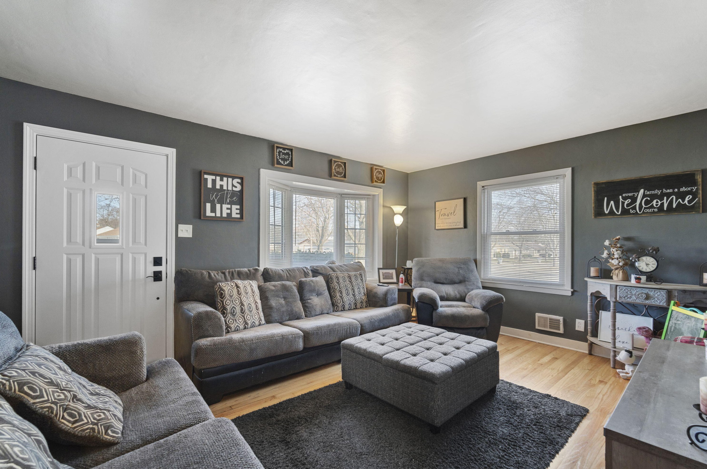 8011 Kathryn Ave, Milwaukee WI  53218-3638 exterior