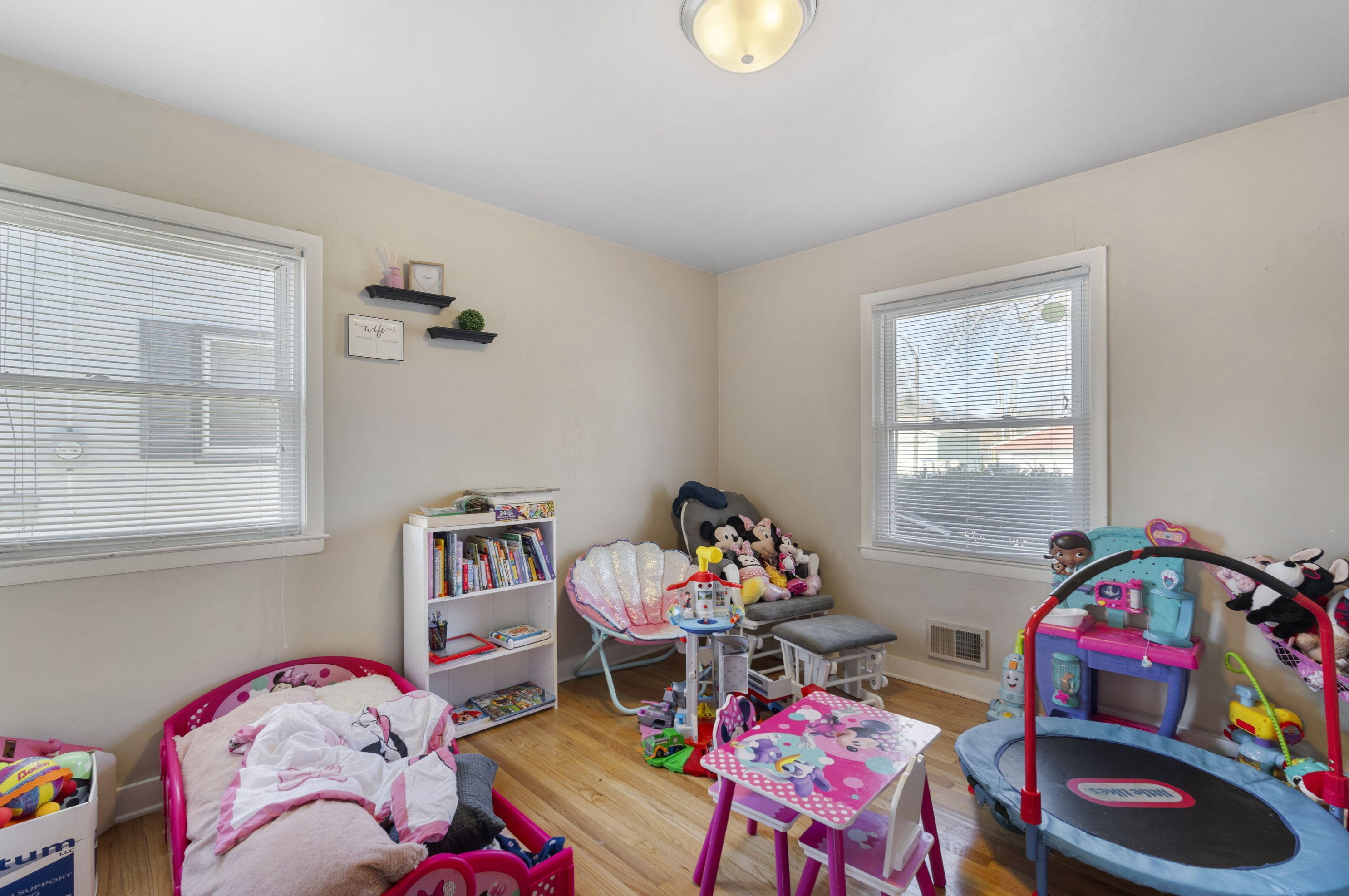 8011 Kathryn Ave, Milwaukee WI  53218-3638 exterior