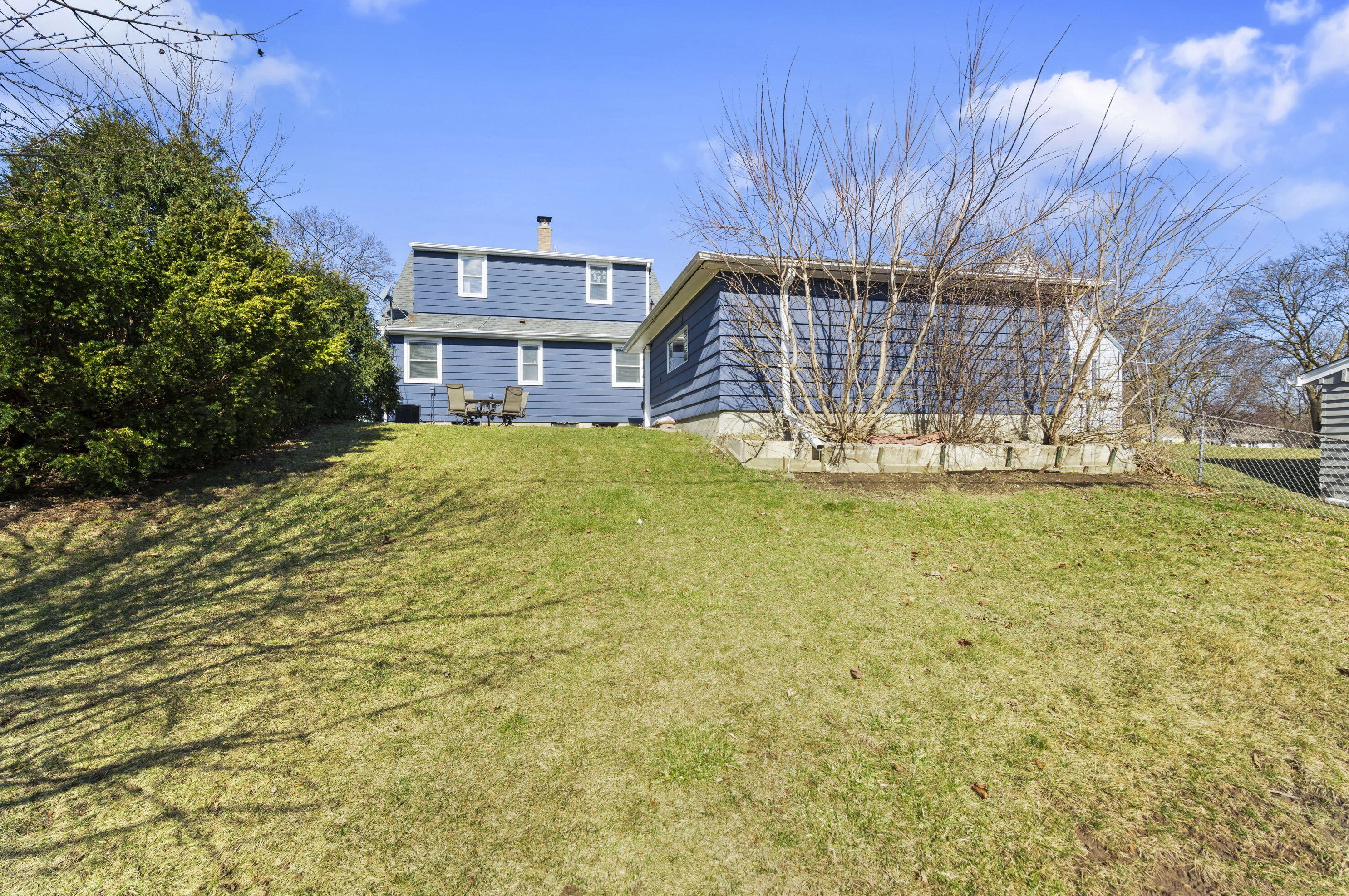 8011 Kathryn Ave, Milwaukee WI  53218-3638 exterior