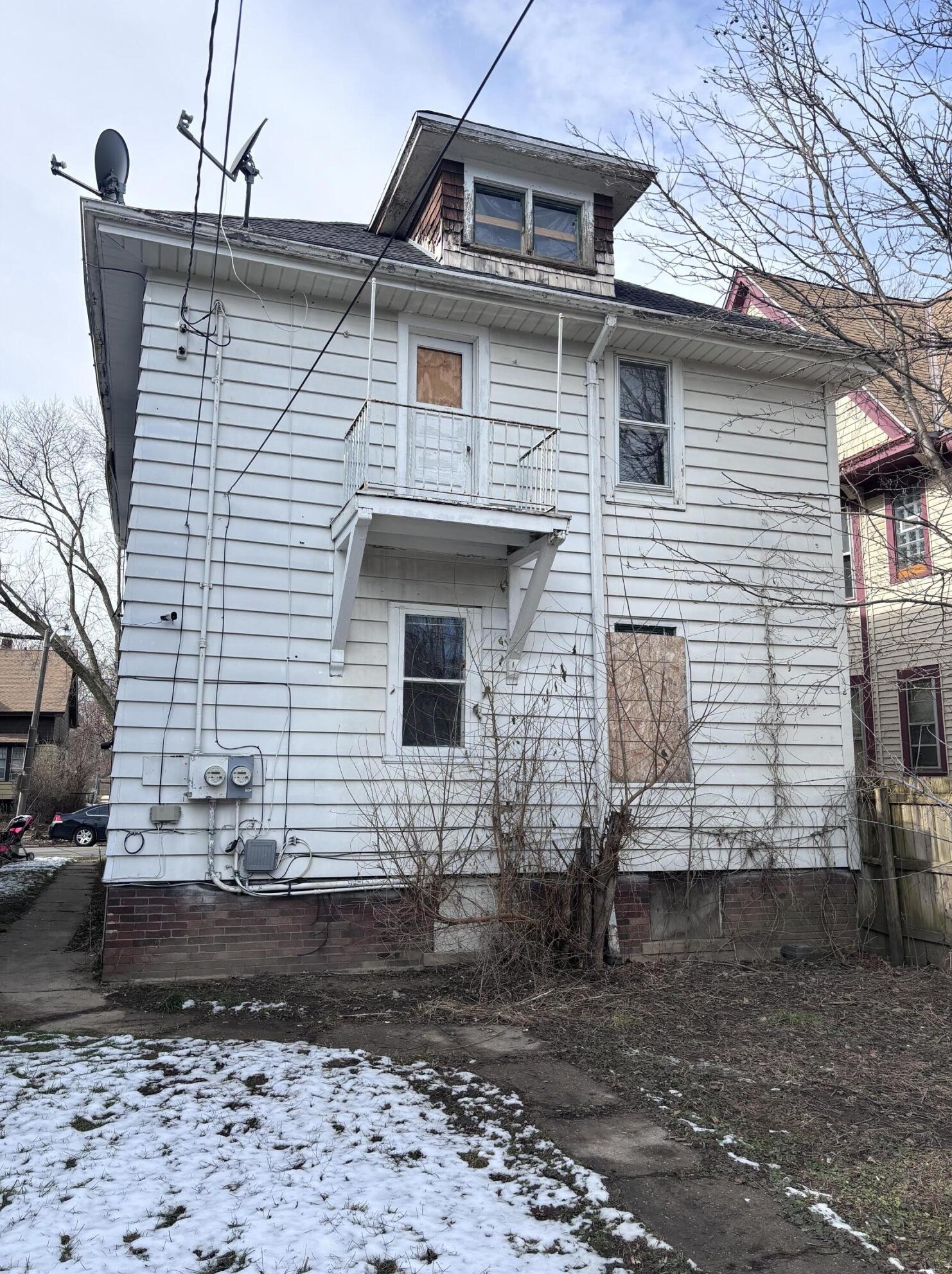 2460 44th St, Milwaukee WI  53219-0023 exterior