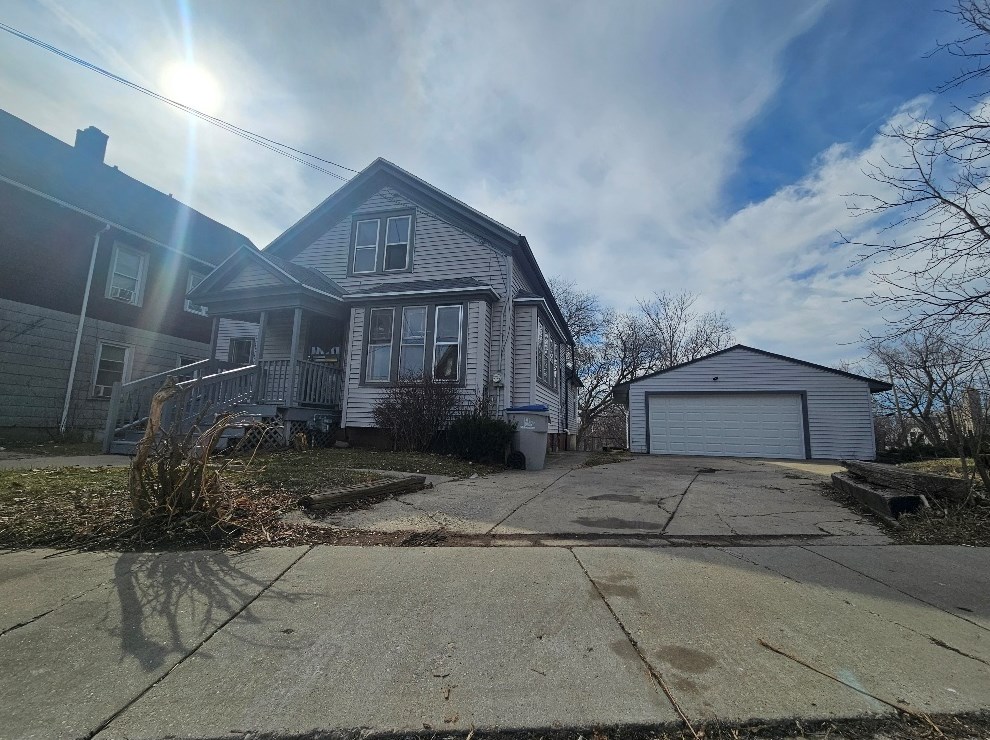 3147 Julia St, Milwaukee WI 53212-1967 exterior