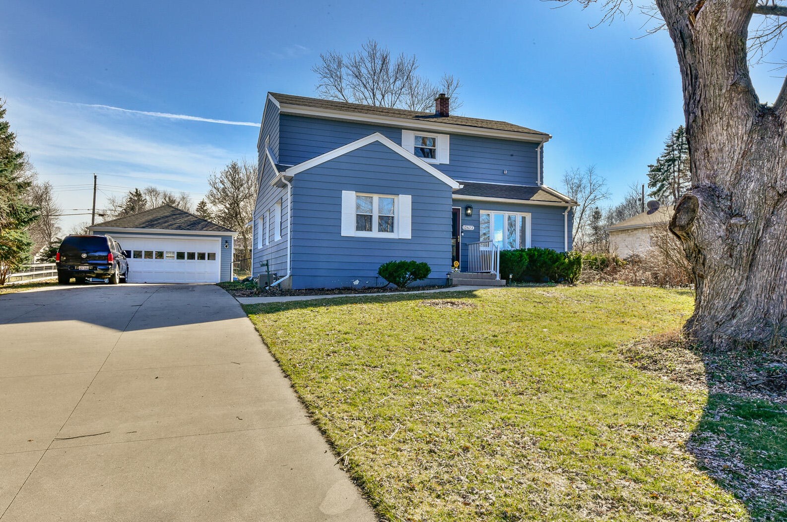 13423 W Honey Ln, Waukesha, WI 53151