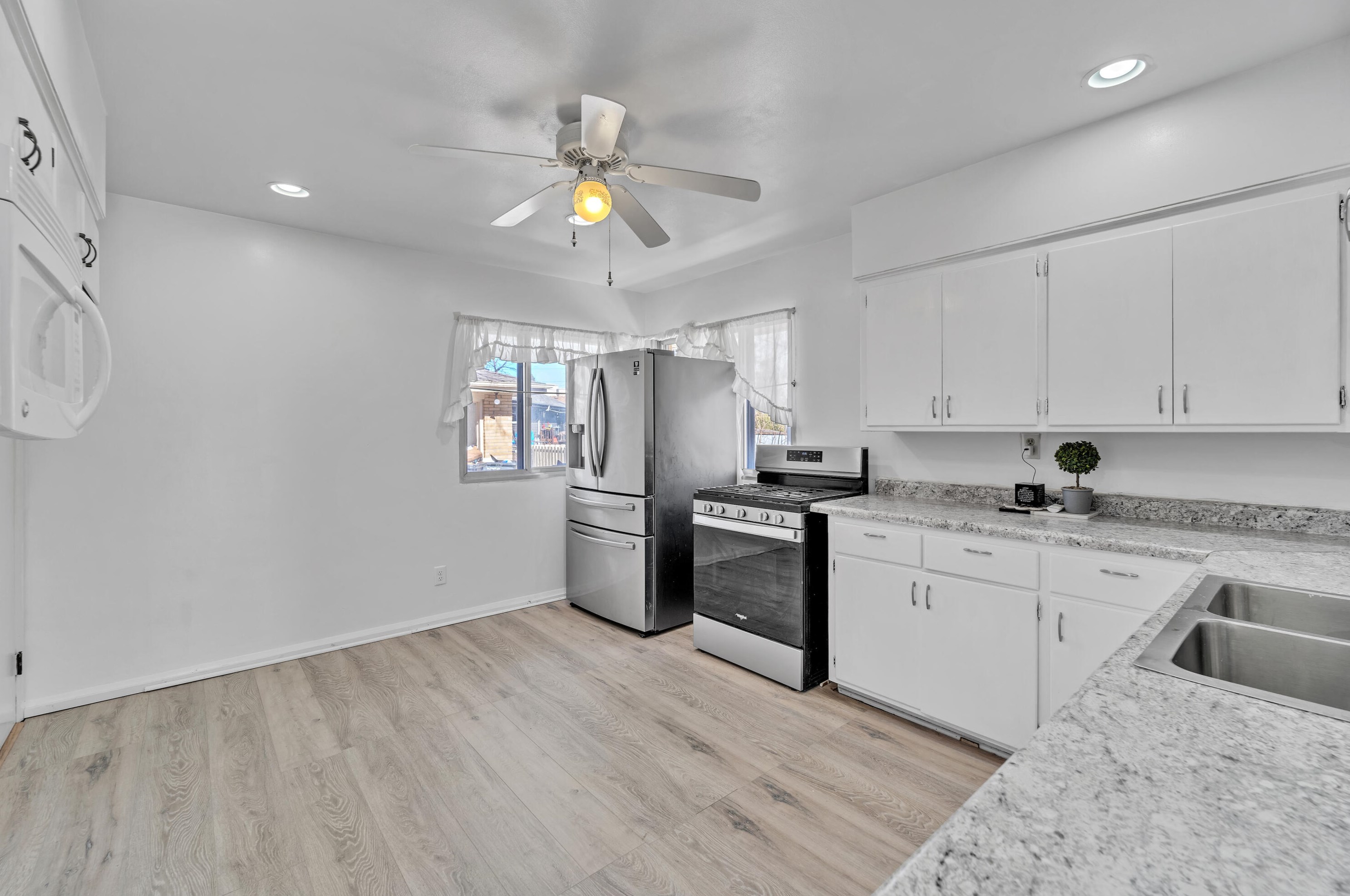 11050 Mount Vernon Ave, Milwaukee WI  53226-4136 exterior