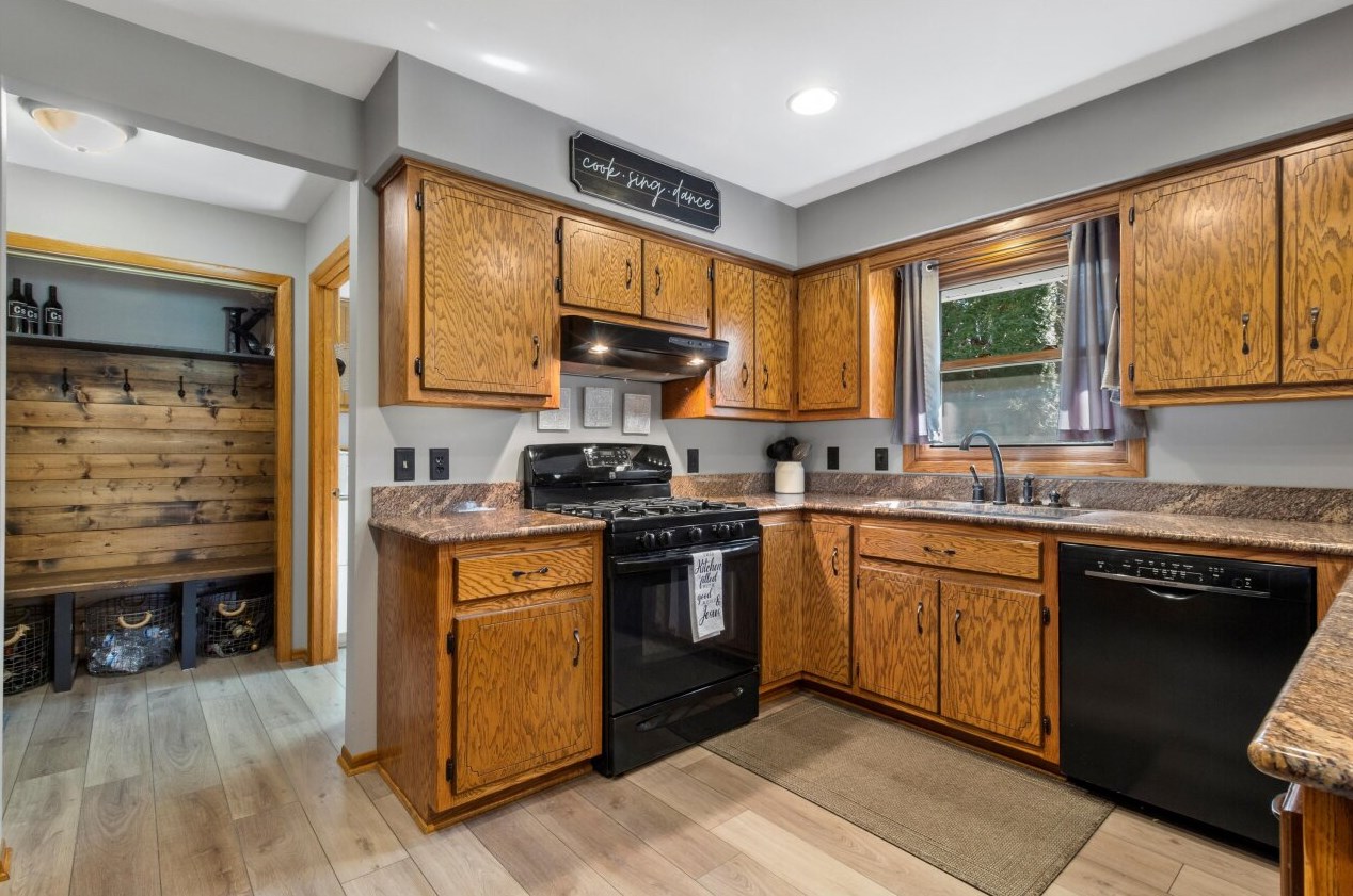 2787 Canyon Dr, Jackson, WI 53037-9746