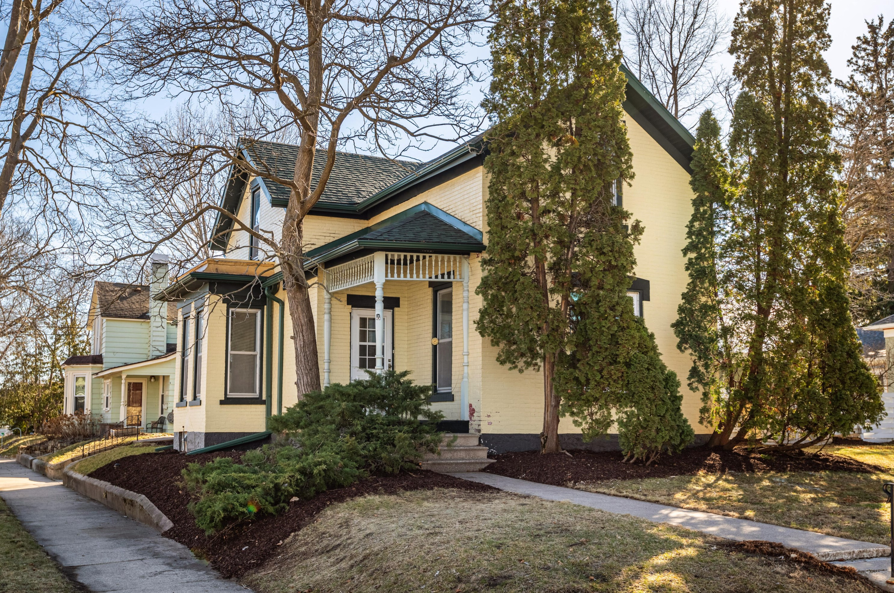 1332 Winnebago St, La Crosse, WI 54601