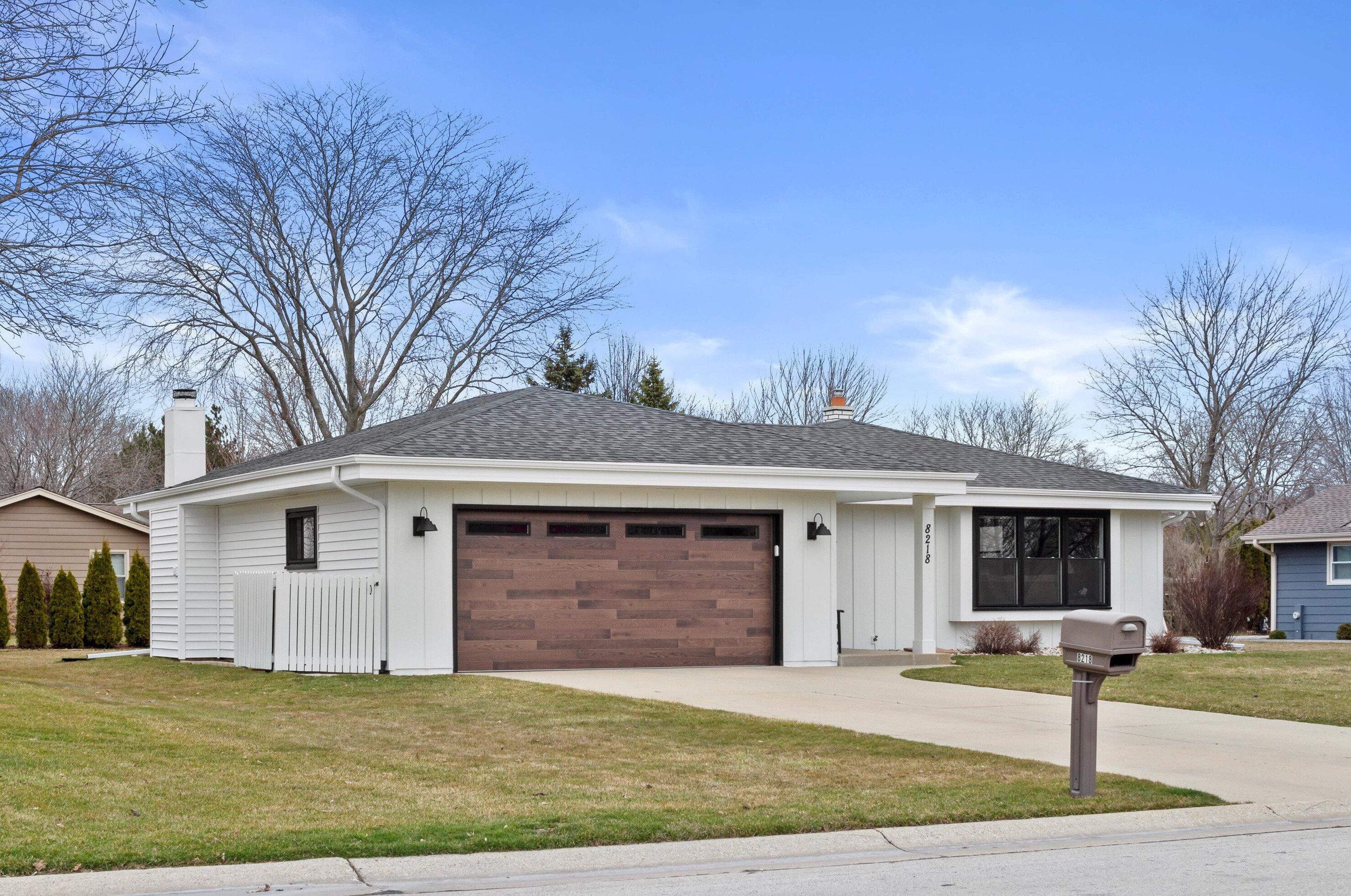 8218 Southview Dr, Hales Corners, WI 53132-8959