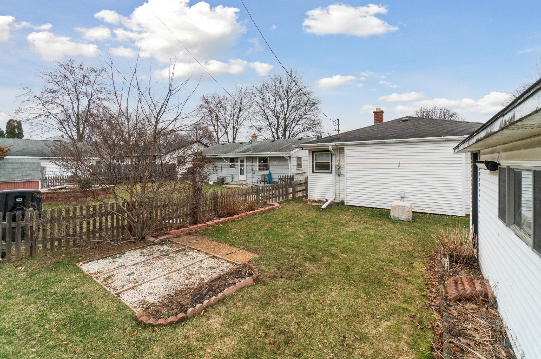 831 109, Milwaukee WI 53226-3739 exterior